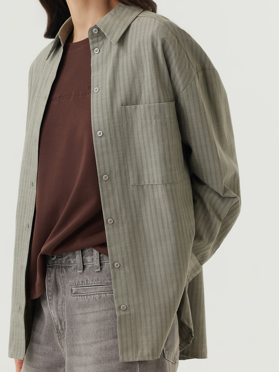 Рубашка бело-серая полоска для женщин 48344-49 66