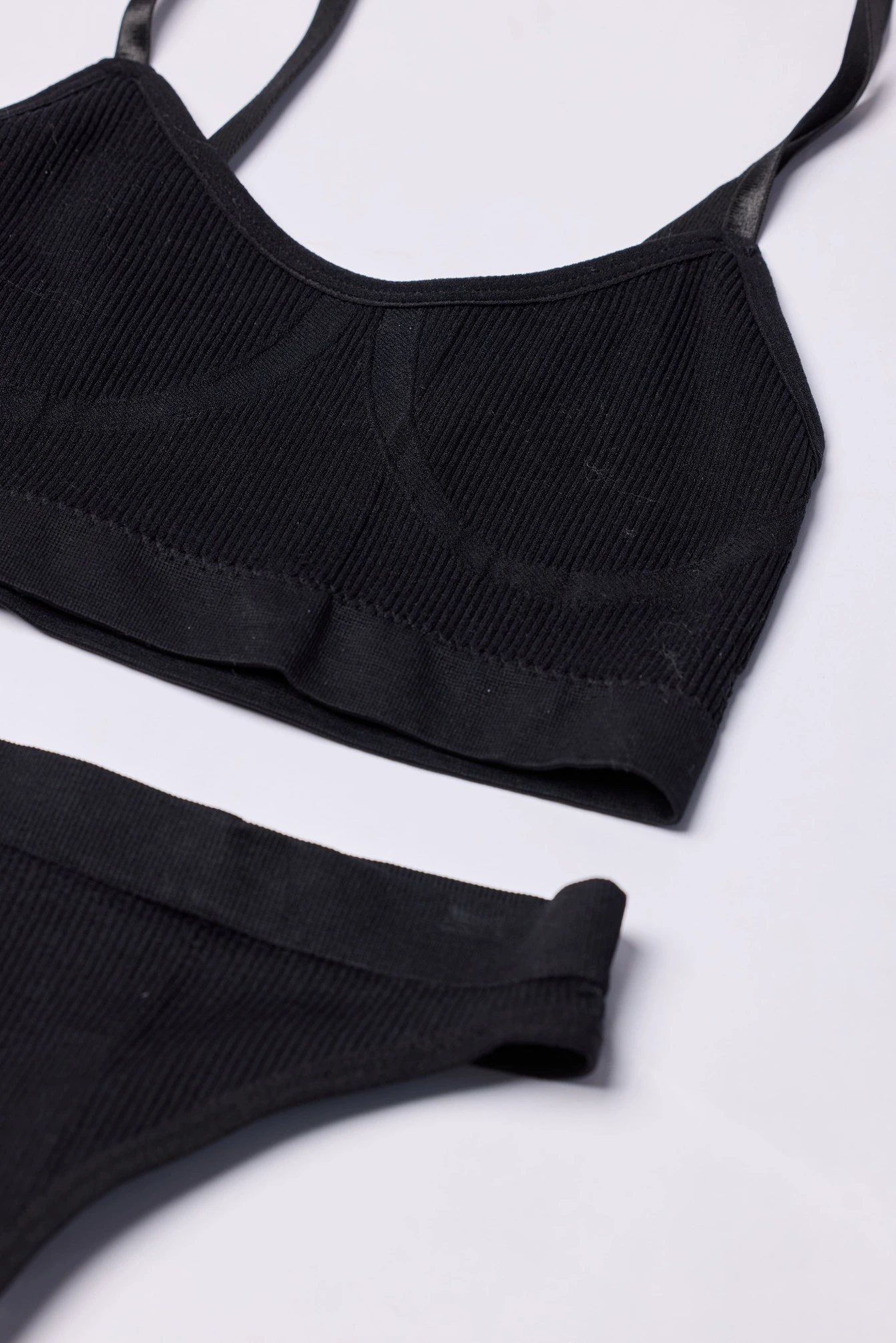 Трусы черный для женщин U-137-1 19