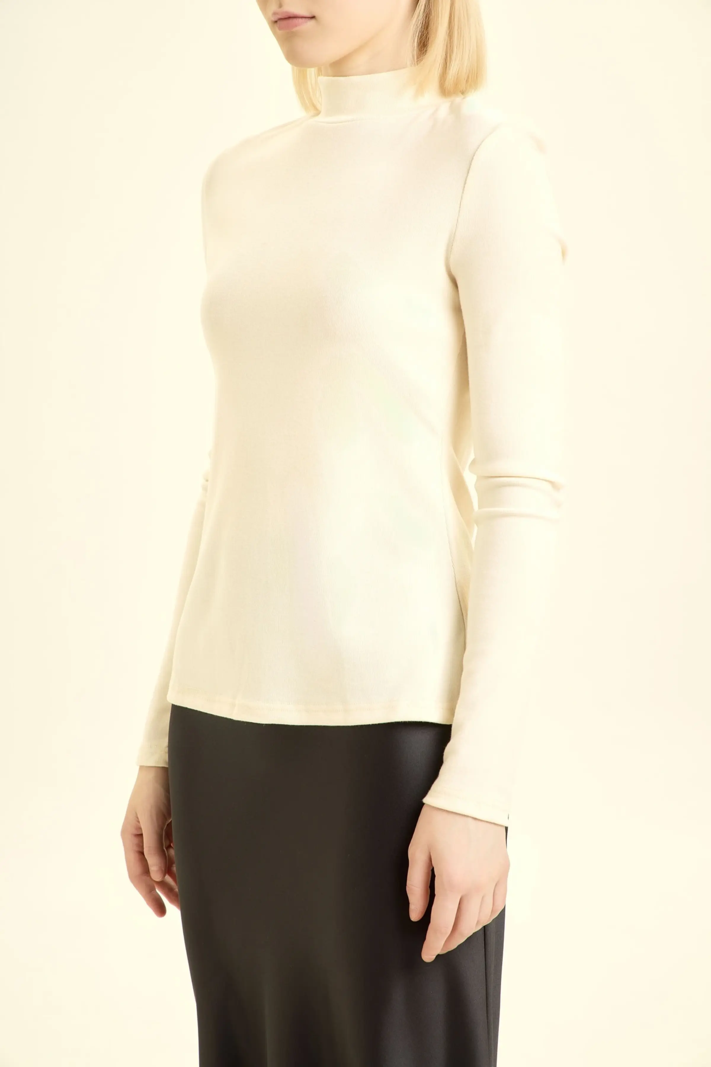 Лонгслив бежевый для женщин 46122-15 59