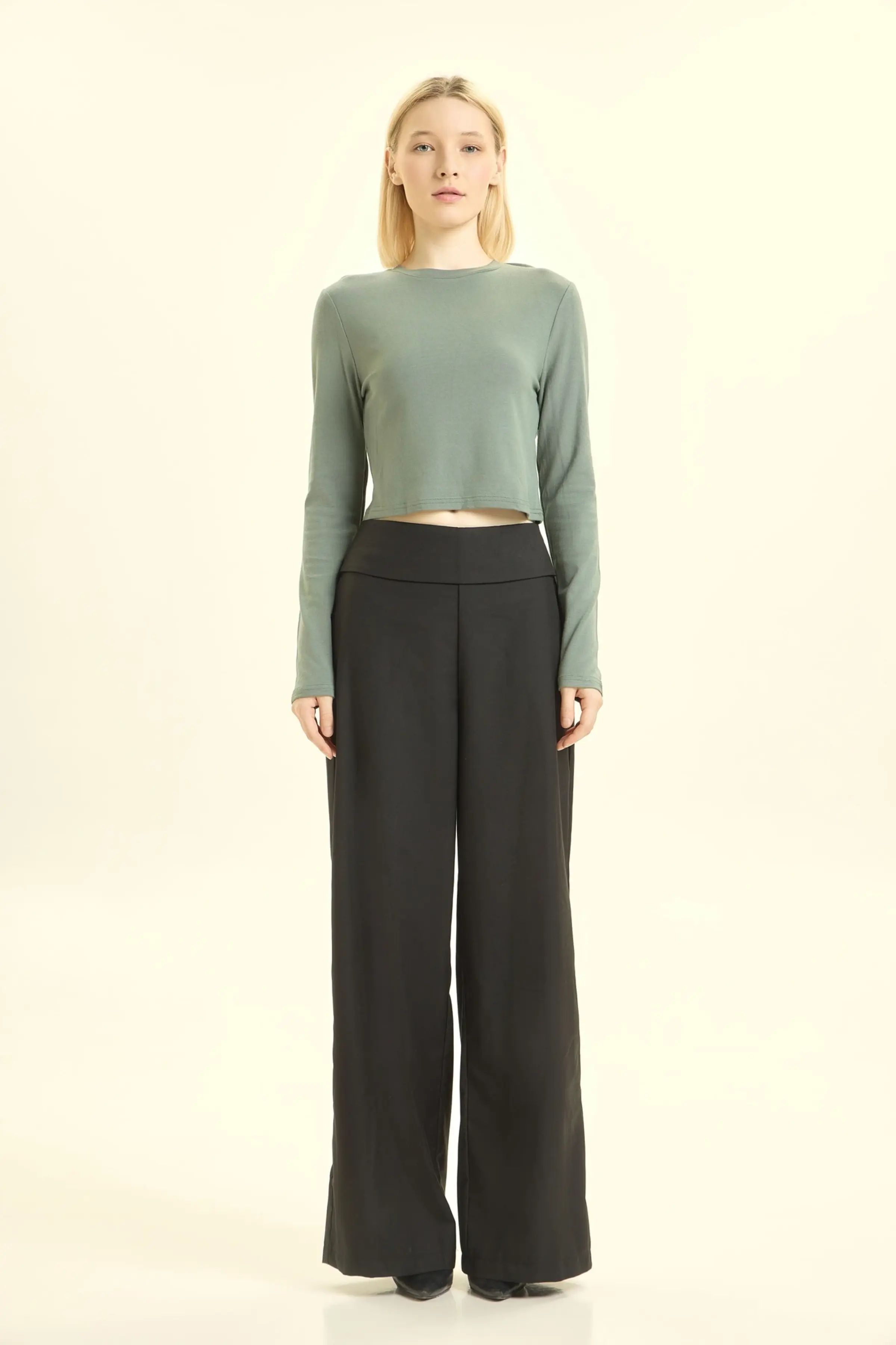 Брюки черный для женщин 46182-1 71