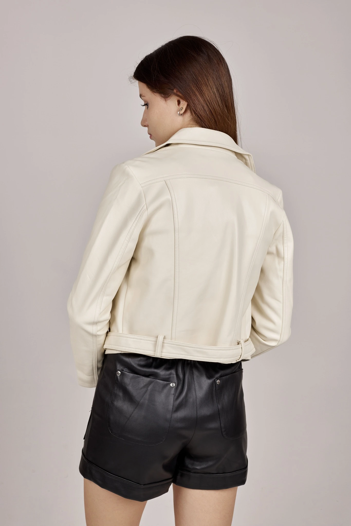 Кожанка молочный для женщин 352/410/32209-29 63