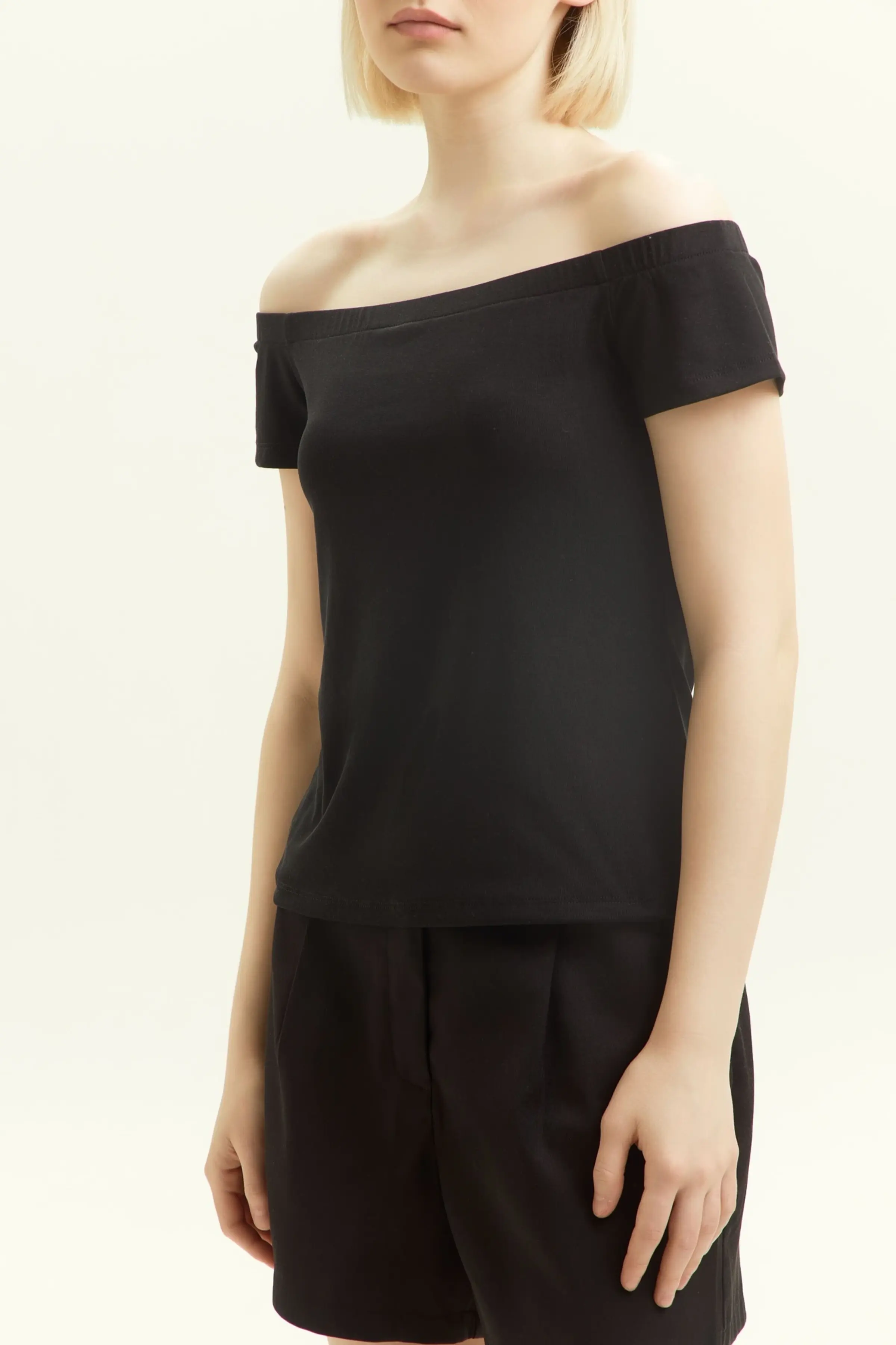 Топ черный для женщин 45148-1 46