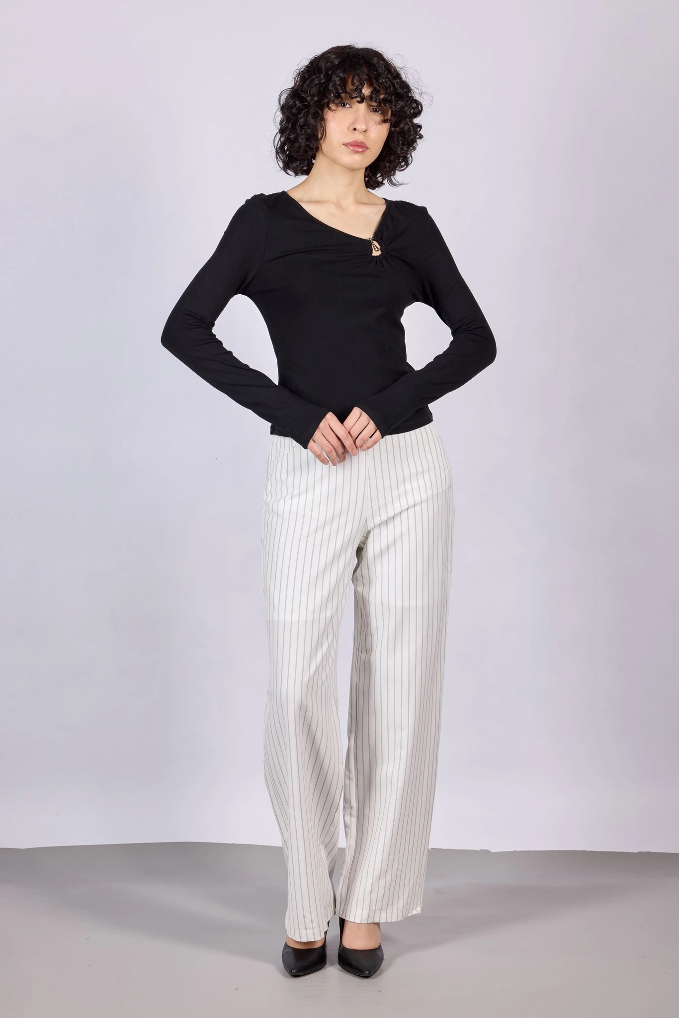 Брюки бело-черная полоска для женщин 44110-46 71