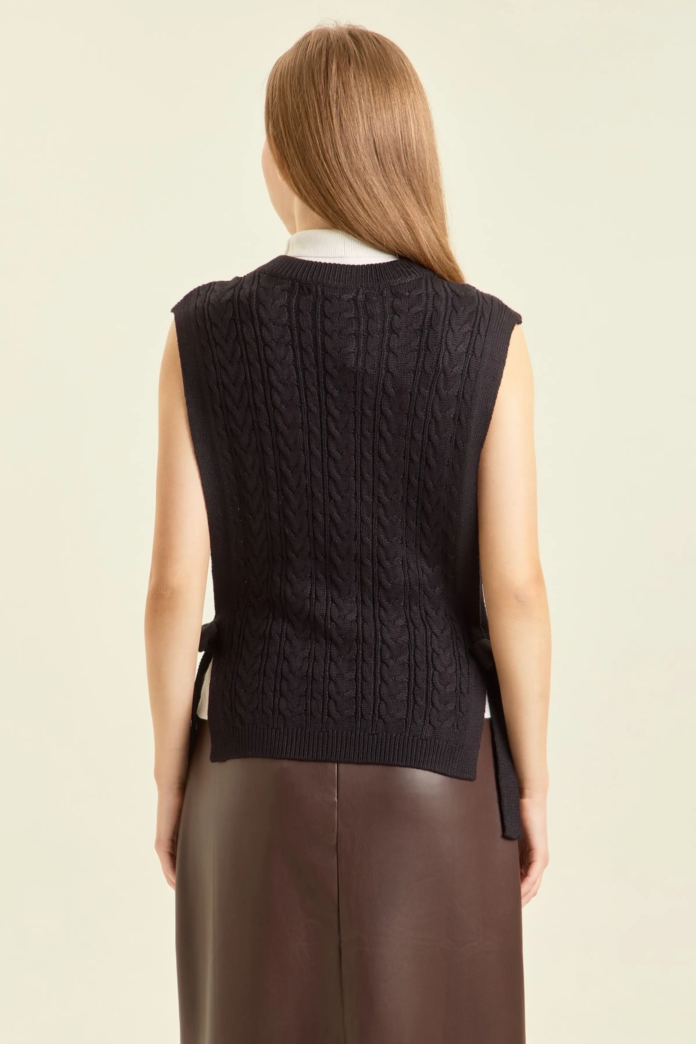 Жилетка черный для женщин 47290-1 68