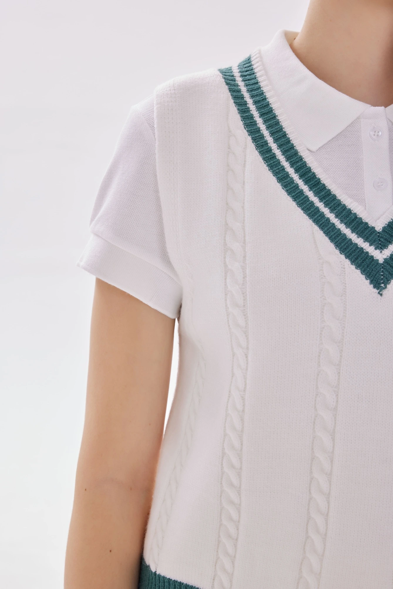 Жилетка зелено-белый для женщин 40119-210 68