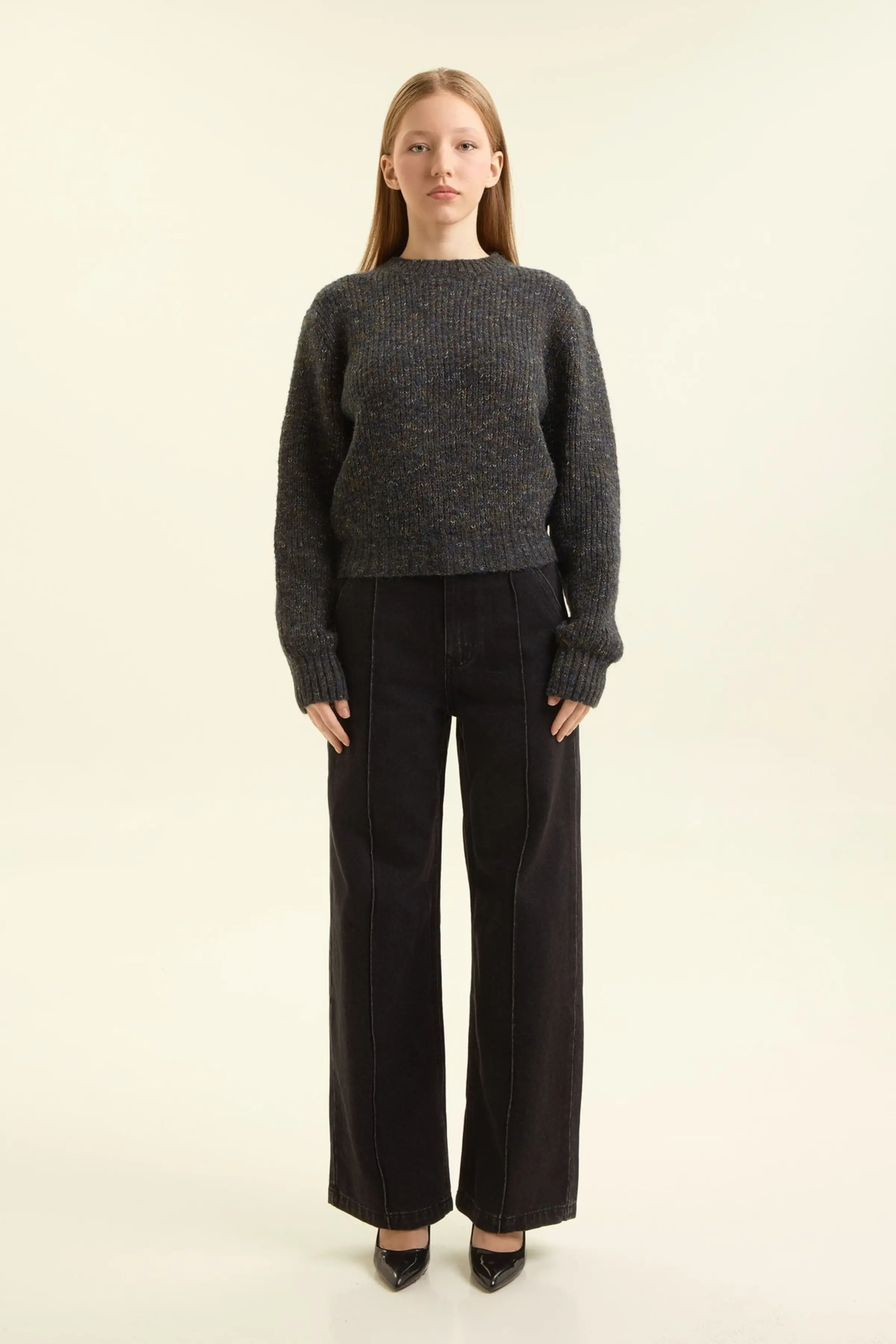 Свитер черный для женщин 47295-1 65