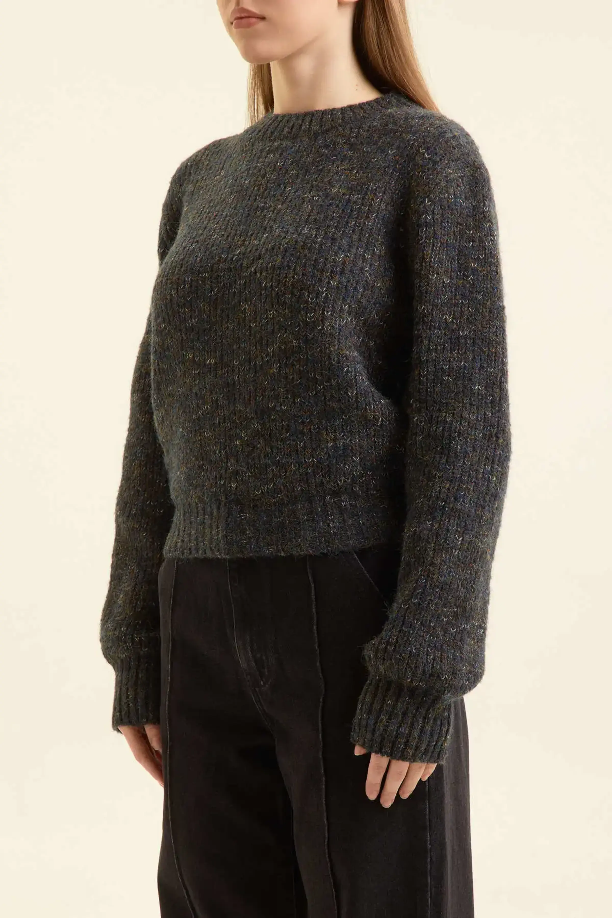 Свитер черный для женщин 47295-1 65