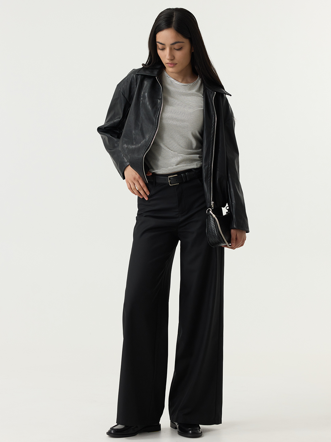 Футболка бело-черная полоска для женщин 48278-46 67