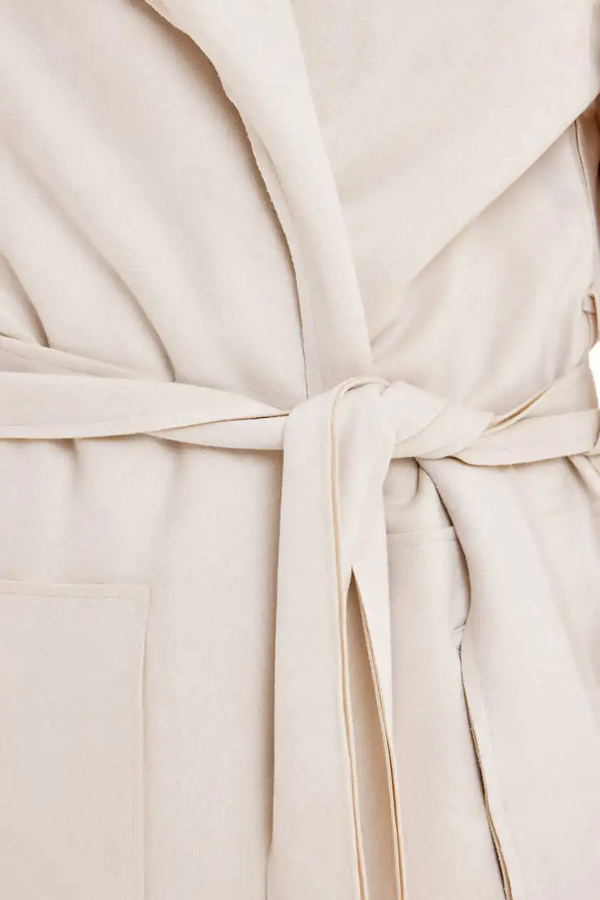 Плащ бежевый для женщин 353/521/38279-15 49