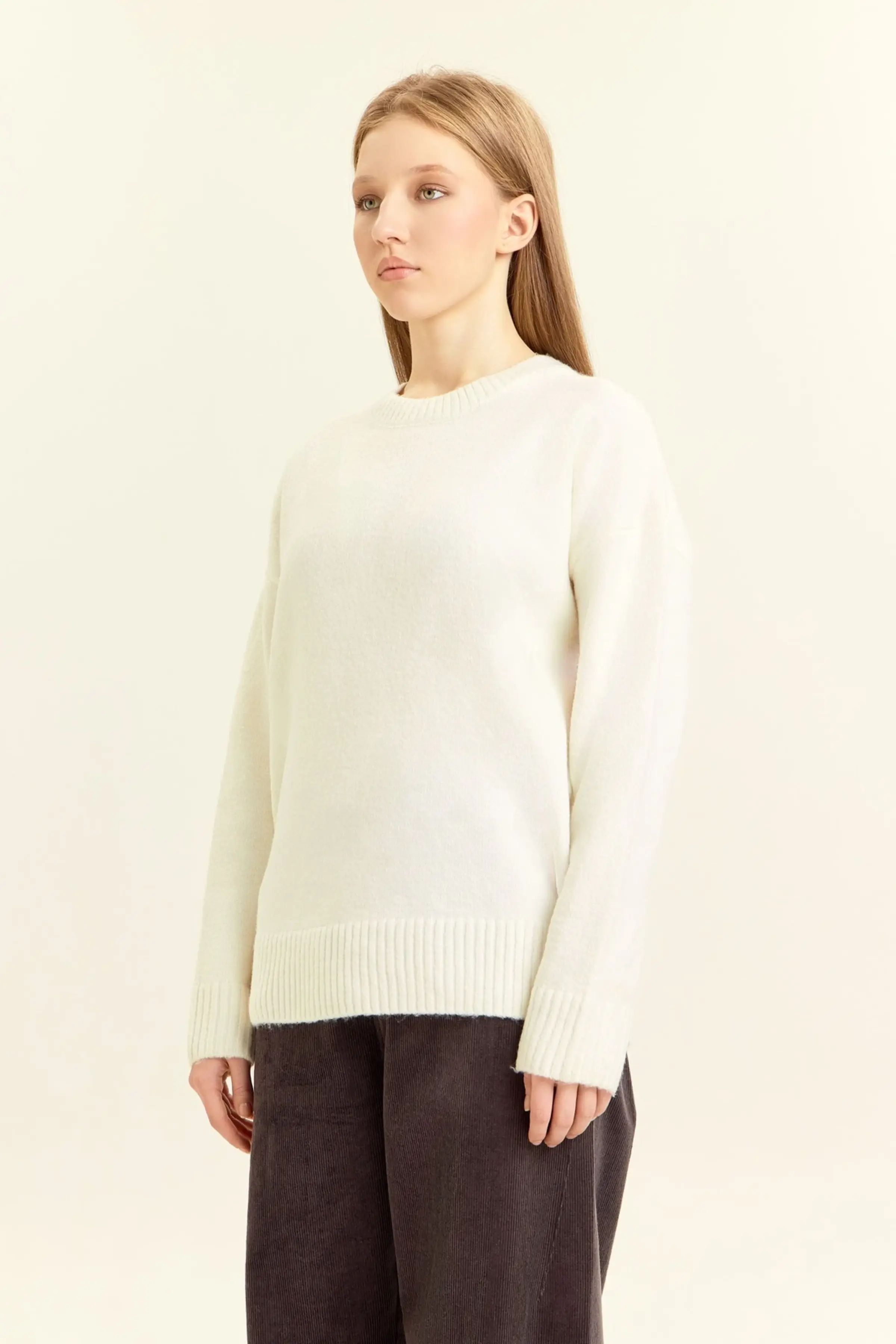 Свитер белый для женщин 47191-4 65