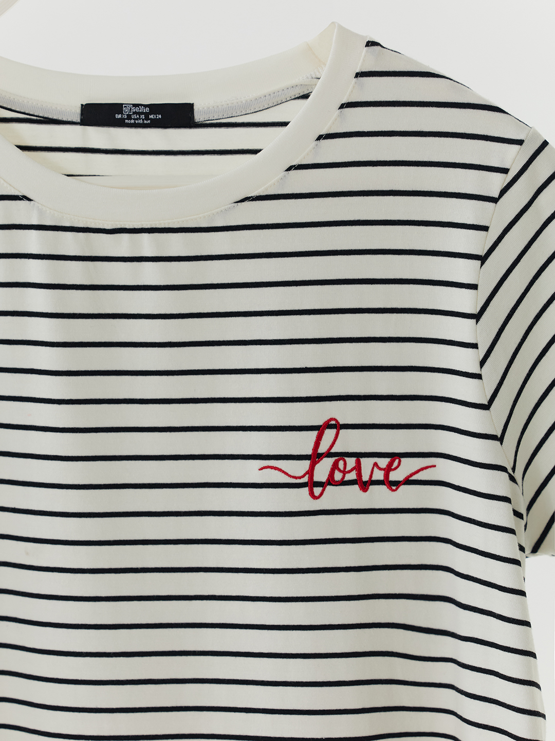 Футболка бело-черная полоска для женщин 48279-46 67