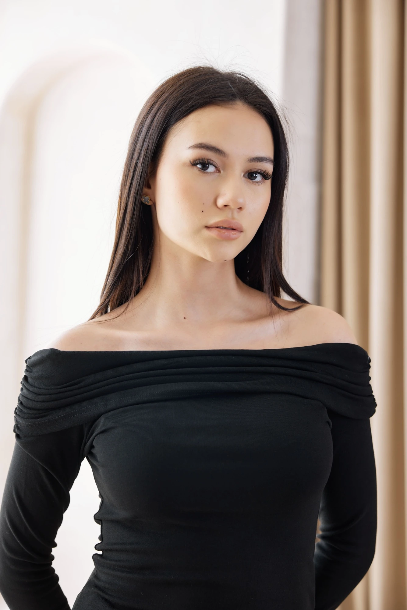 Лонгслив черный для женщин 42223-1 59