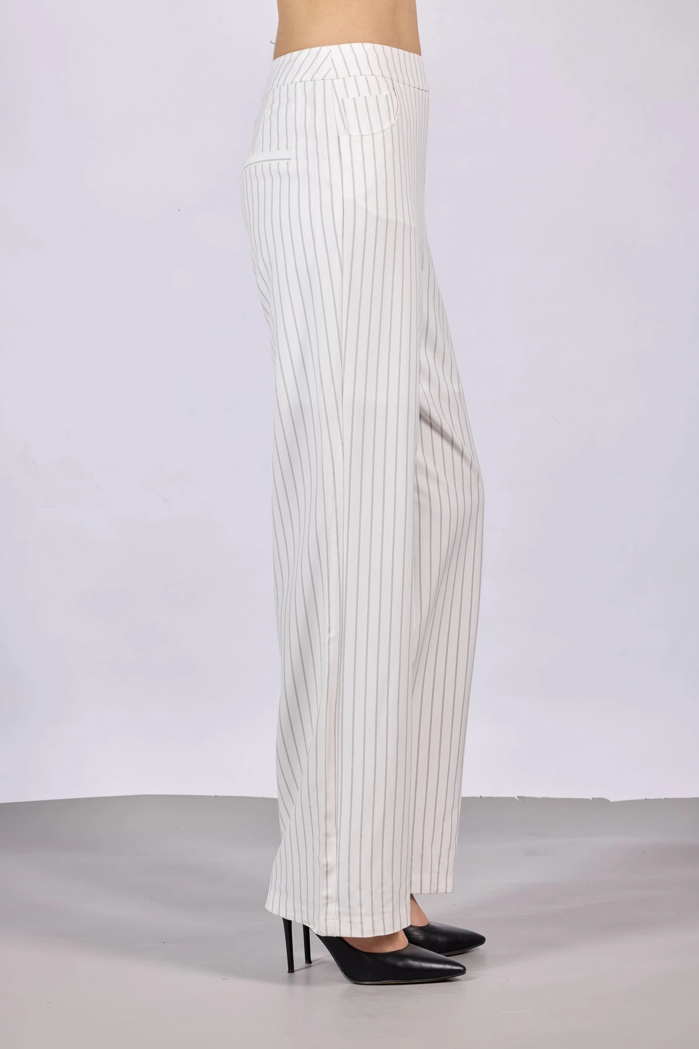Брюки бело-черная полоска для женщин 44110-46 71