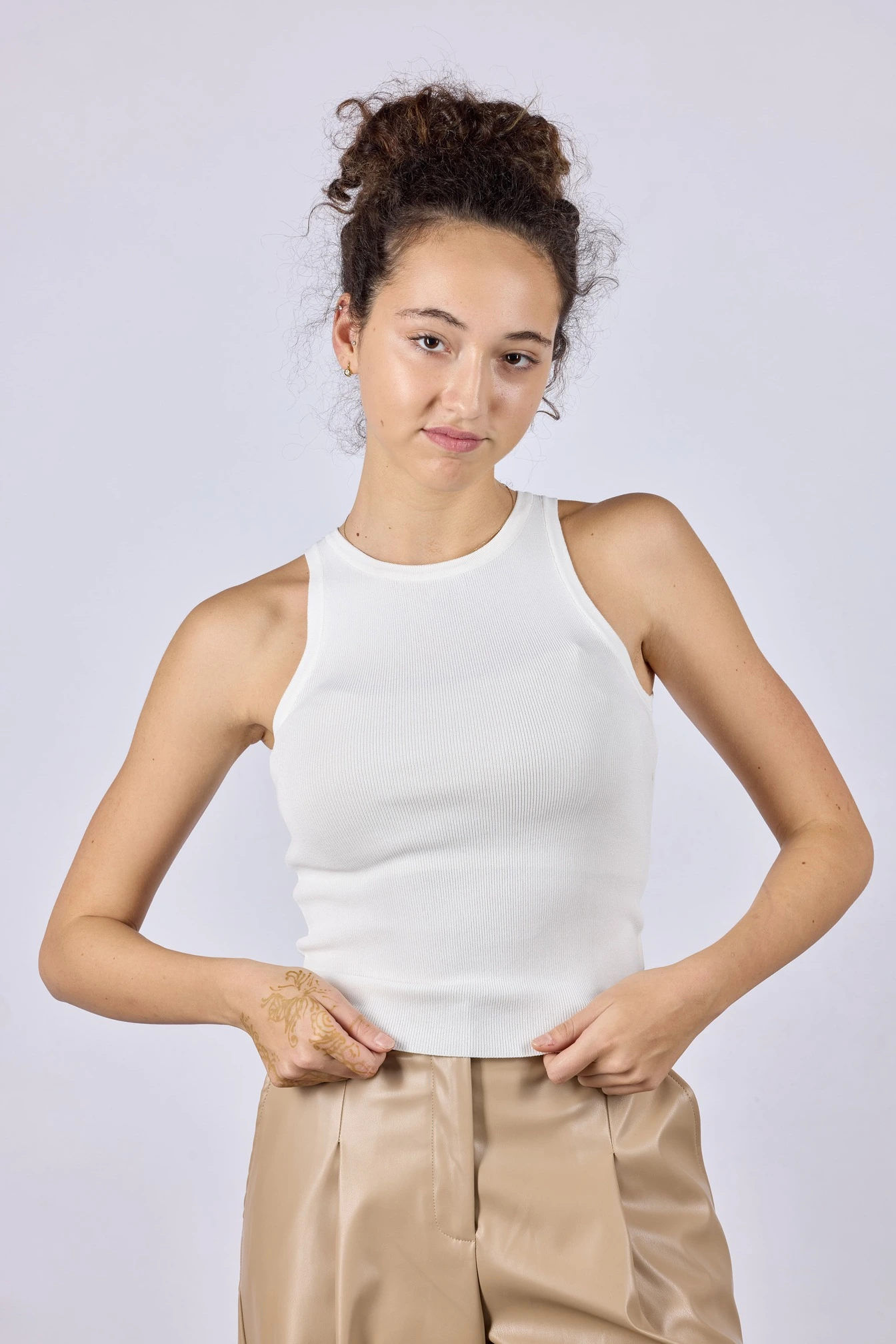 Топ белый для женщин 44112-4 46