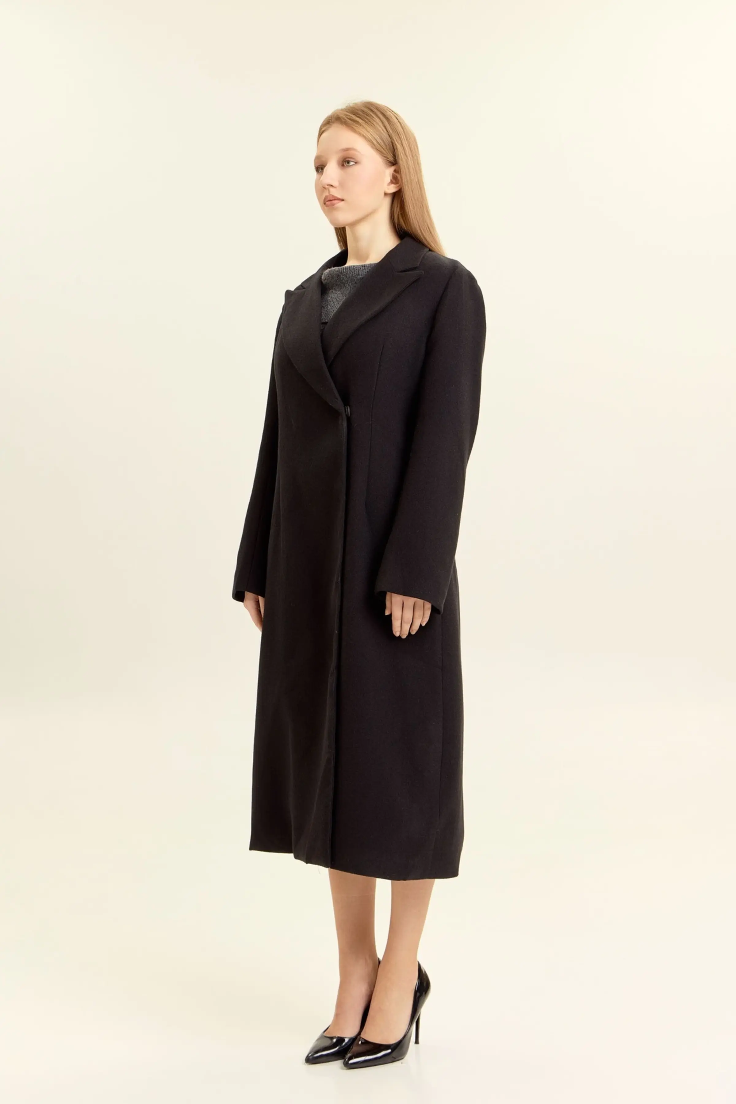 Пальто черный для женщин 47106-1 53