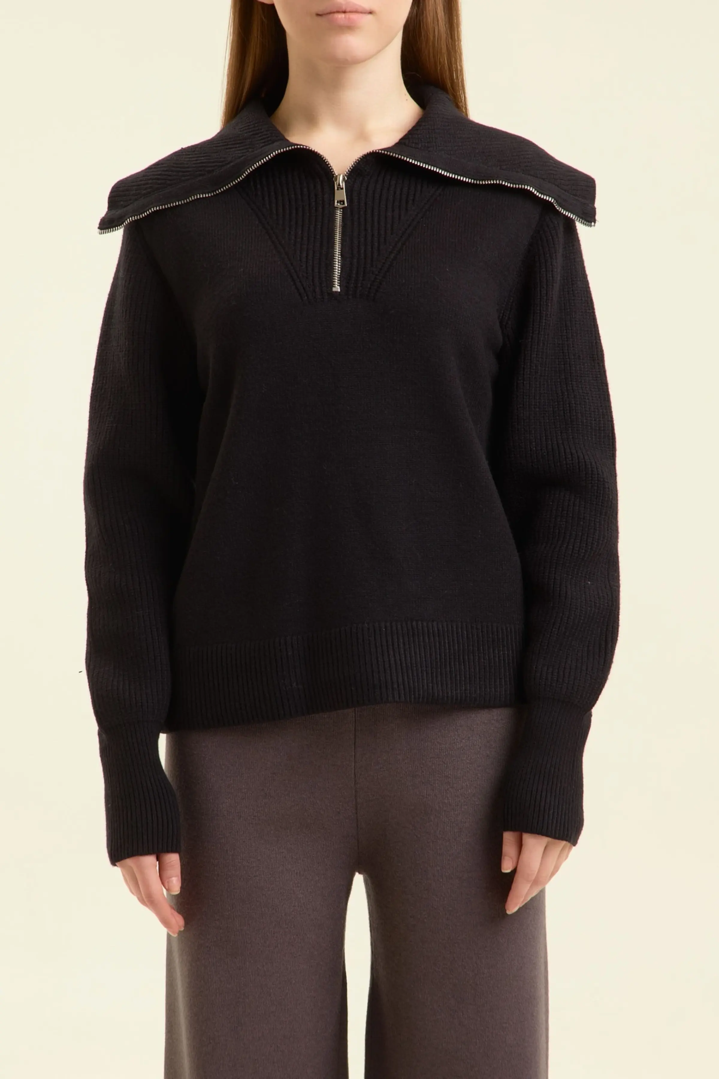 Свитер черный для женщин 47158-1 65