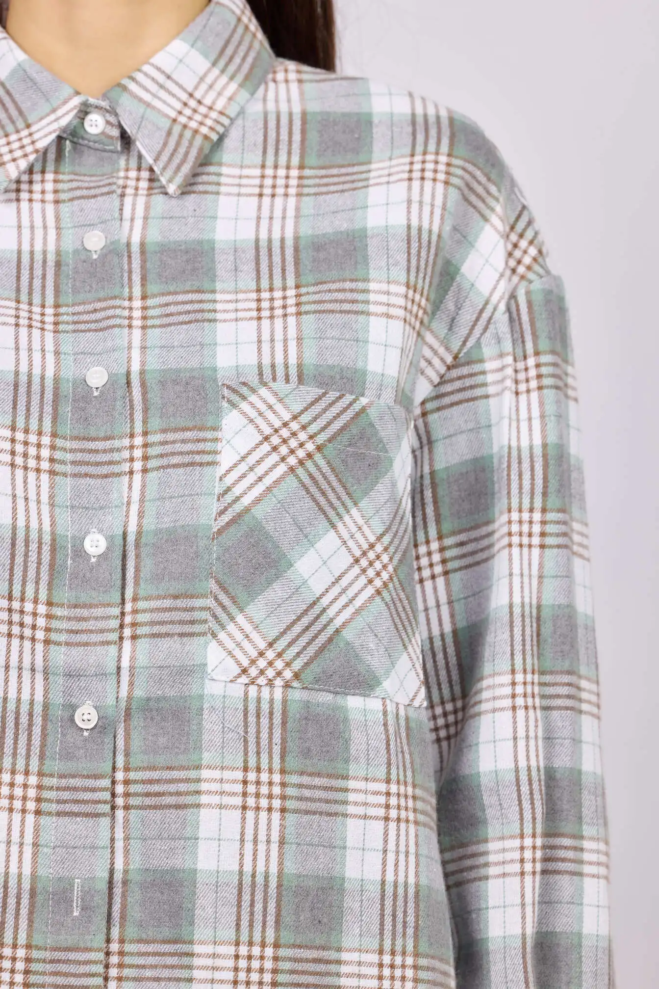 Рубашка зеленая клетка для женщин 42249-54 66