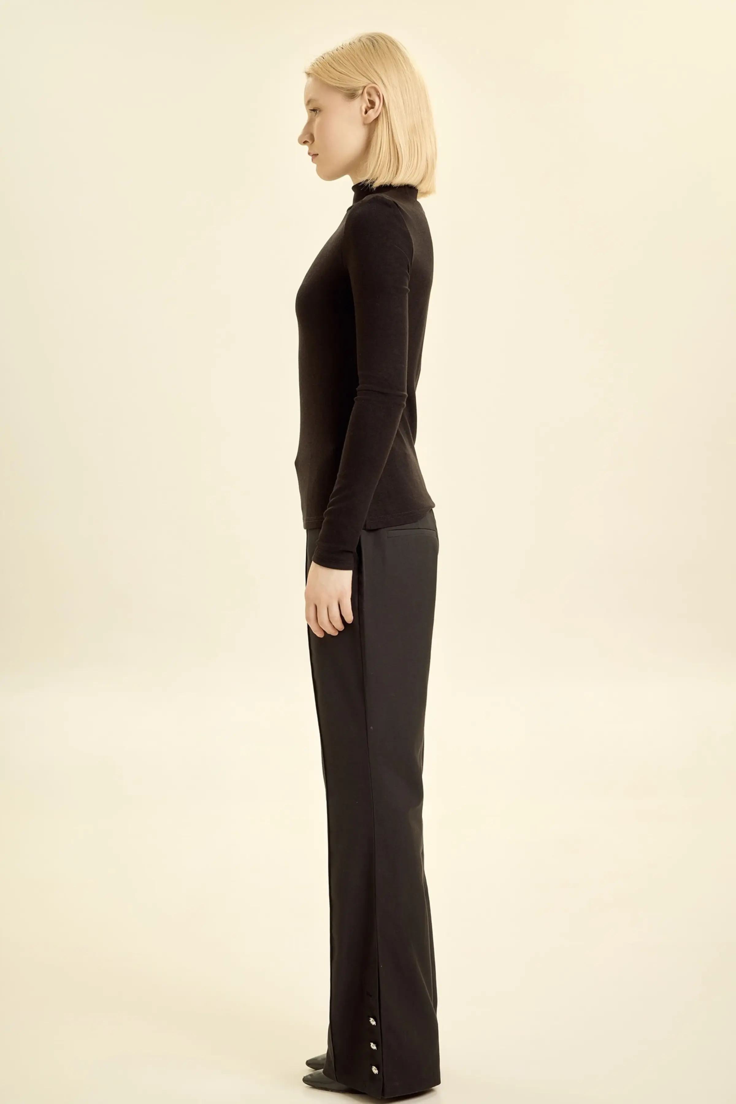 Лонгслив черный для женщин 46122-1 59