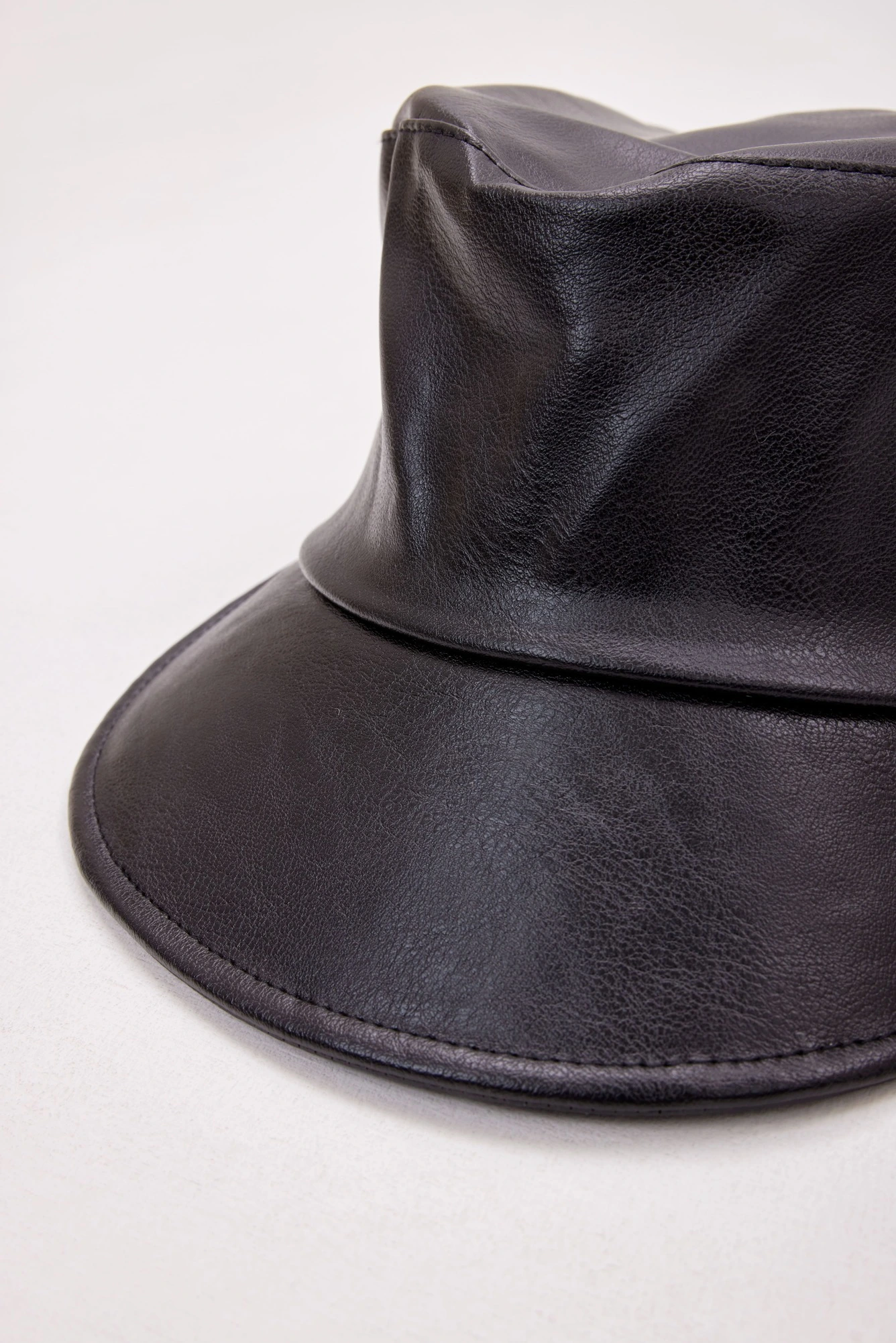 Кепка черный для женщин 853/800/A-0012-1 9