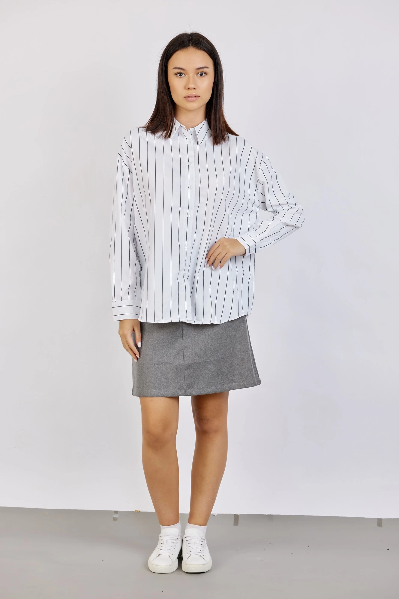 Рубашка бело-черная полоска для женщин 43127-46 66