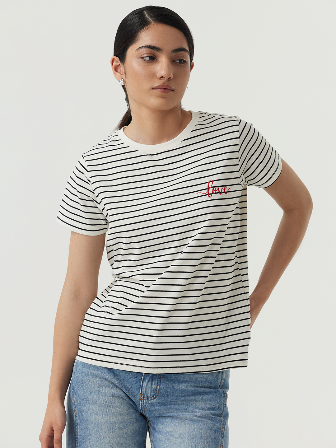 Футболка бело-черная полоска для женщин 48279-46 67