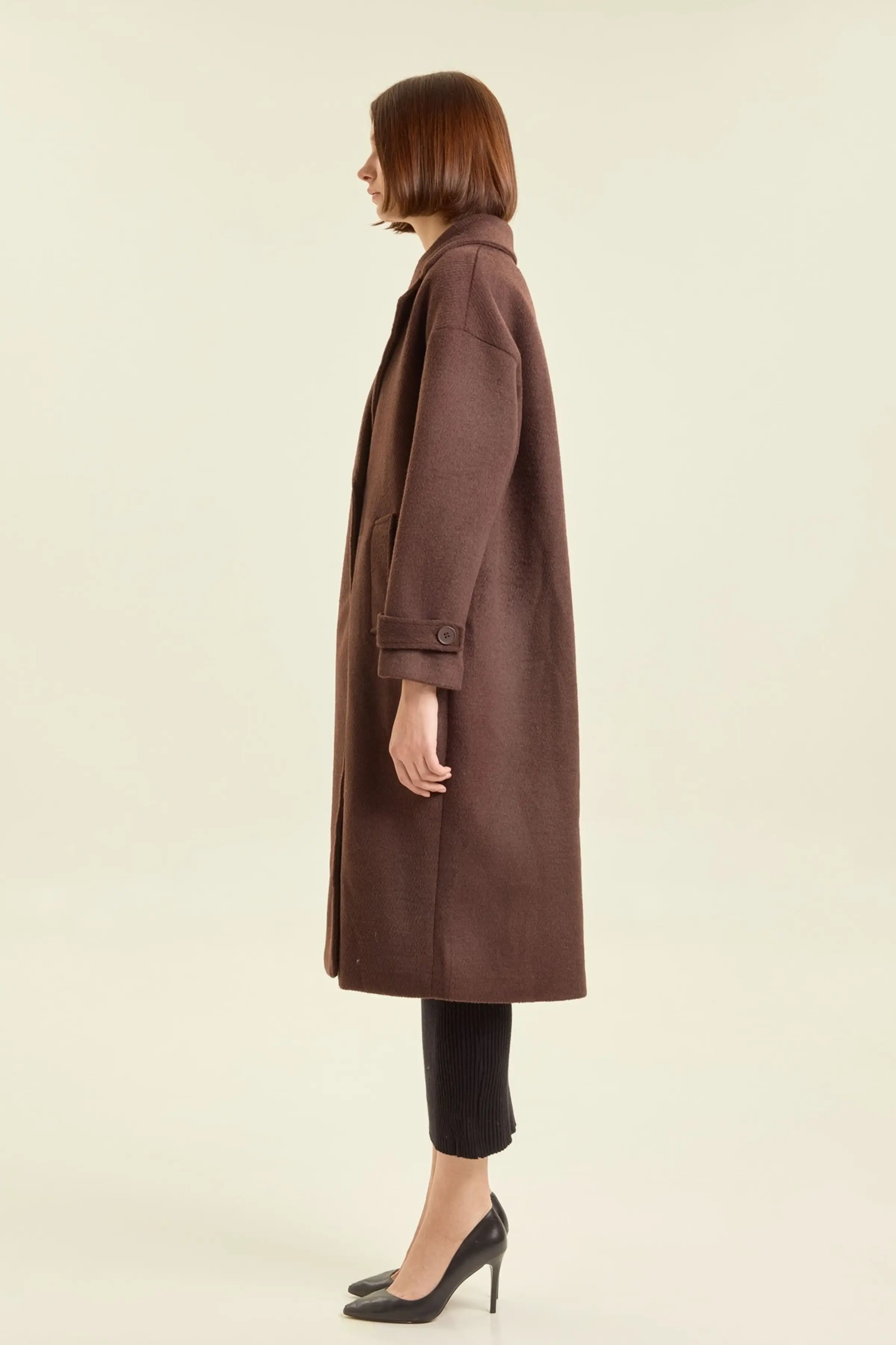 Пальто коричневый для женщин 47111-13 53