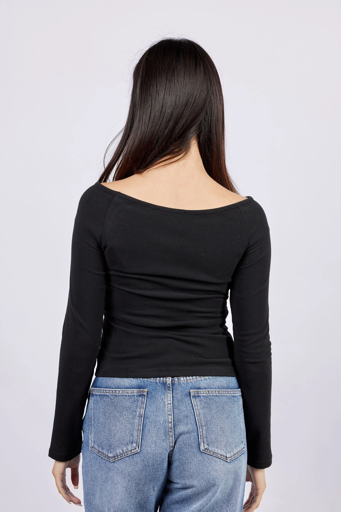 Лонгслив черный для женщин 43231-1 59