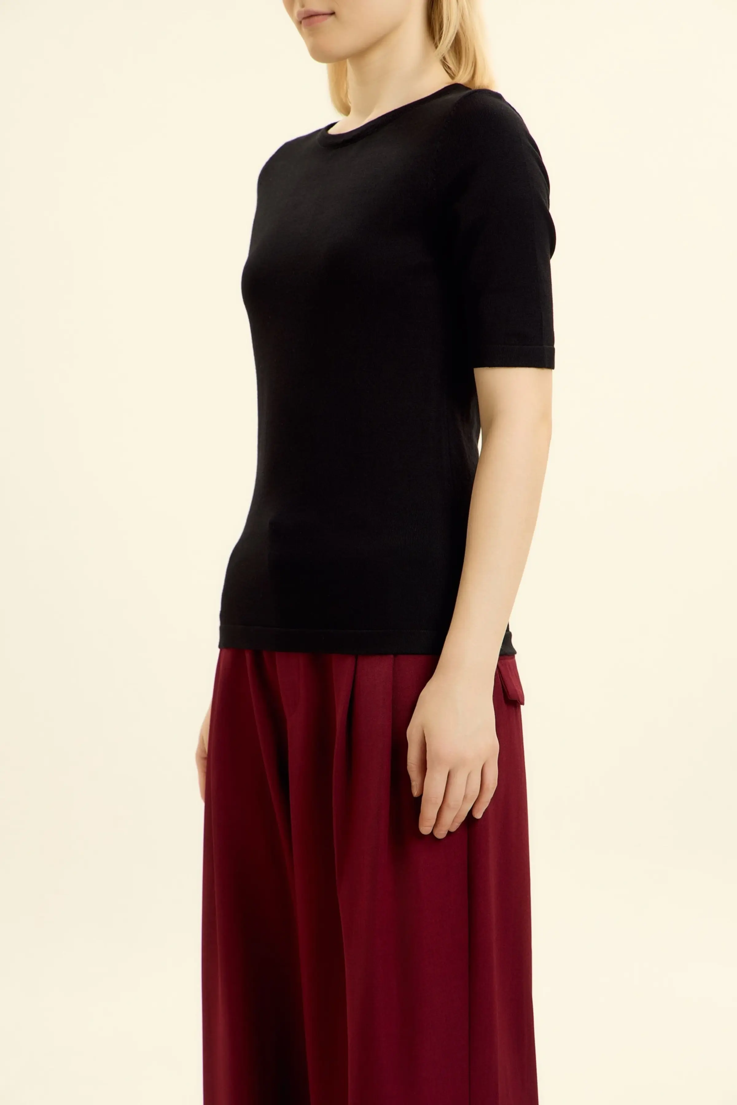 Джемпер черный для женщин 46109-1 60