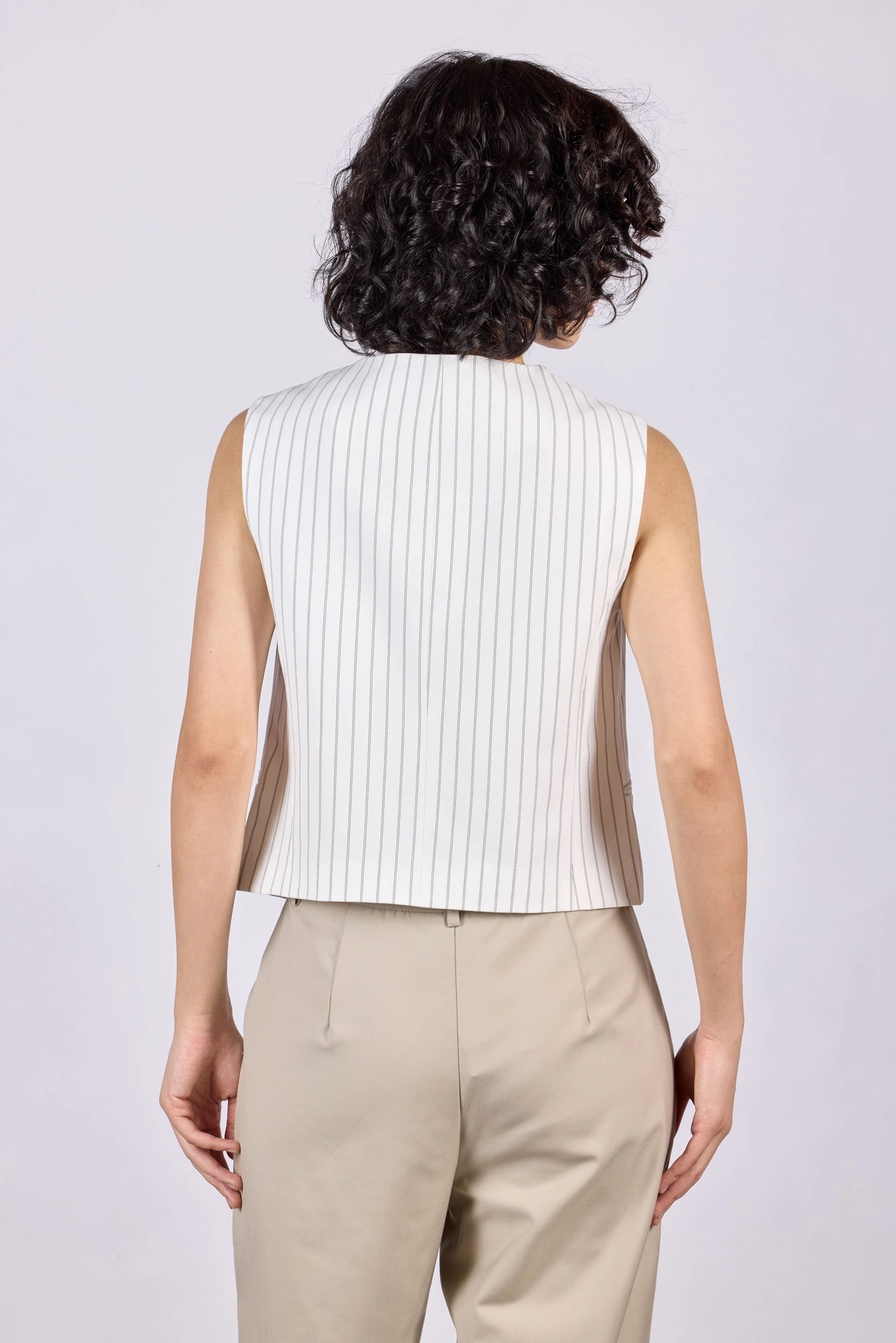 Жилетка бело-черная полоска для женщин 44108-46 68