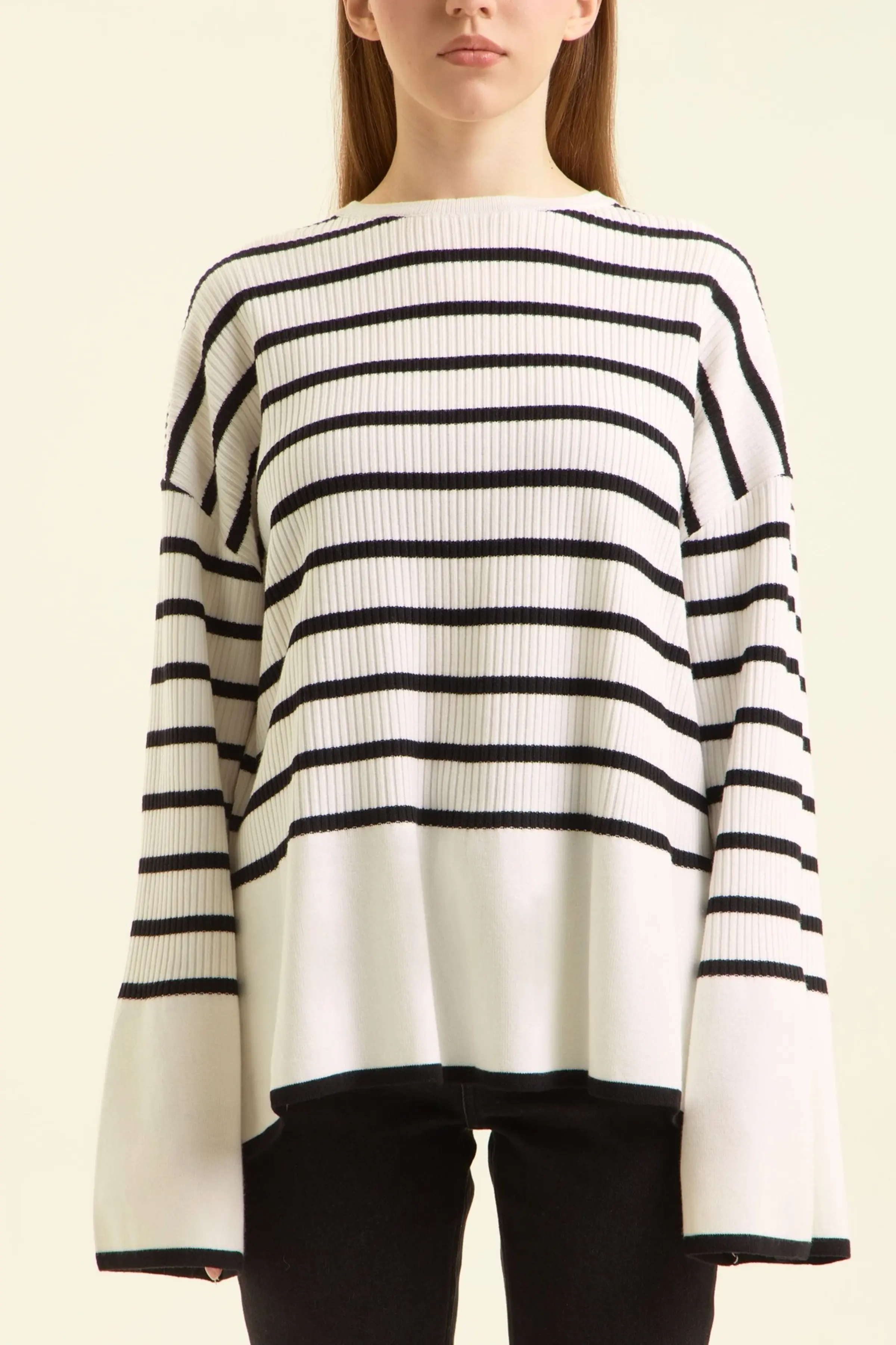 Джемпер бело-черная полоска для женщин 47197-46 60