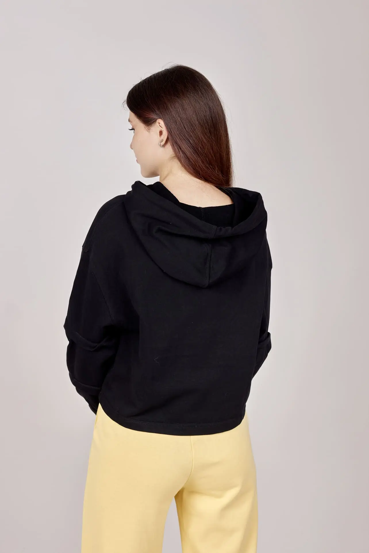 Худи черный для женщин 552/662/32102-1 62