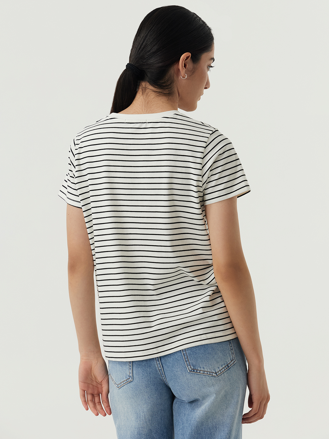 Футболка бело-черная полоска для женщин 48279-46 67