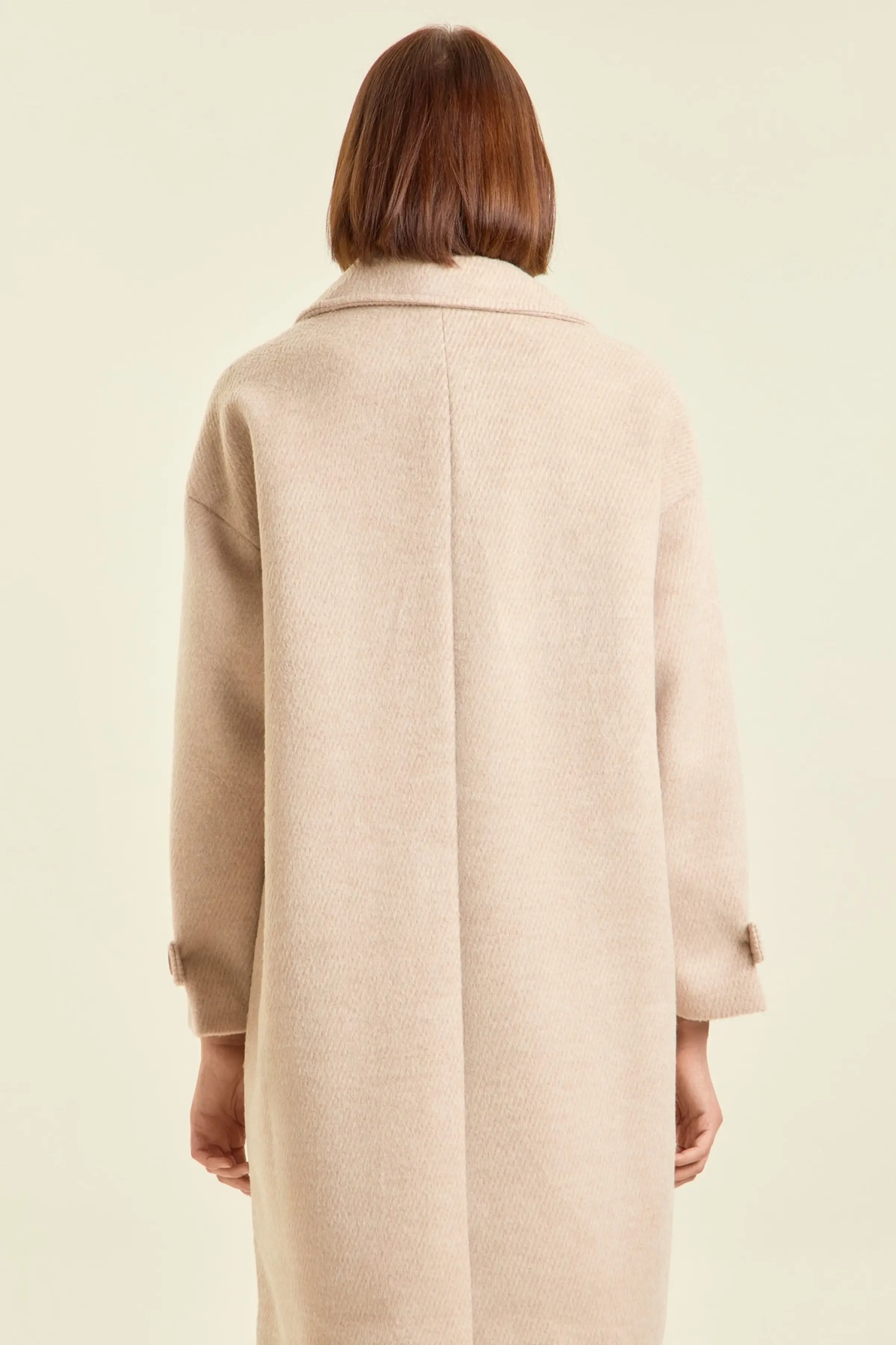 Пальто бежевый для женщин 47111-15 53