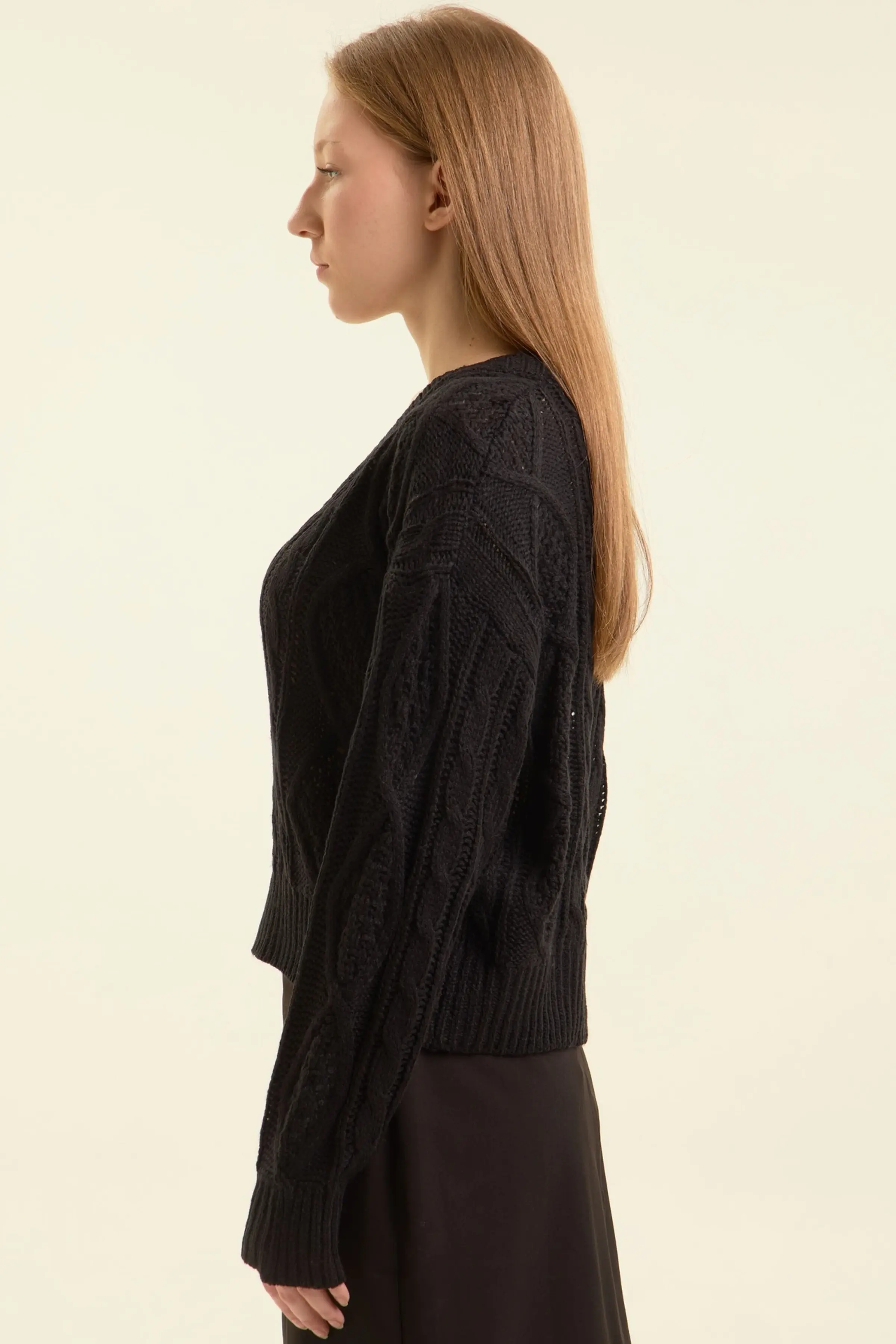 Свитер черный для женщин 47304-1 65