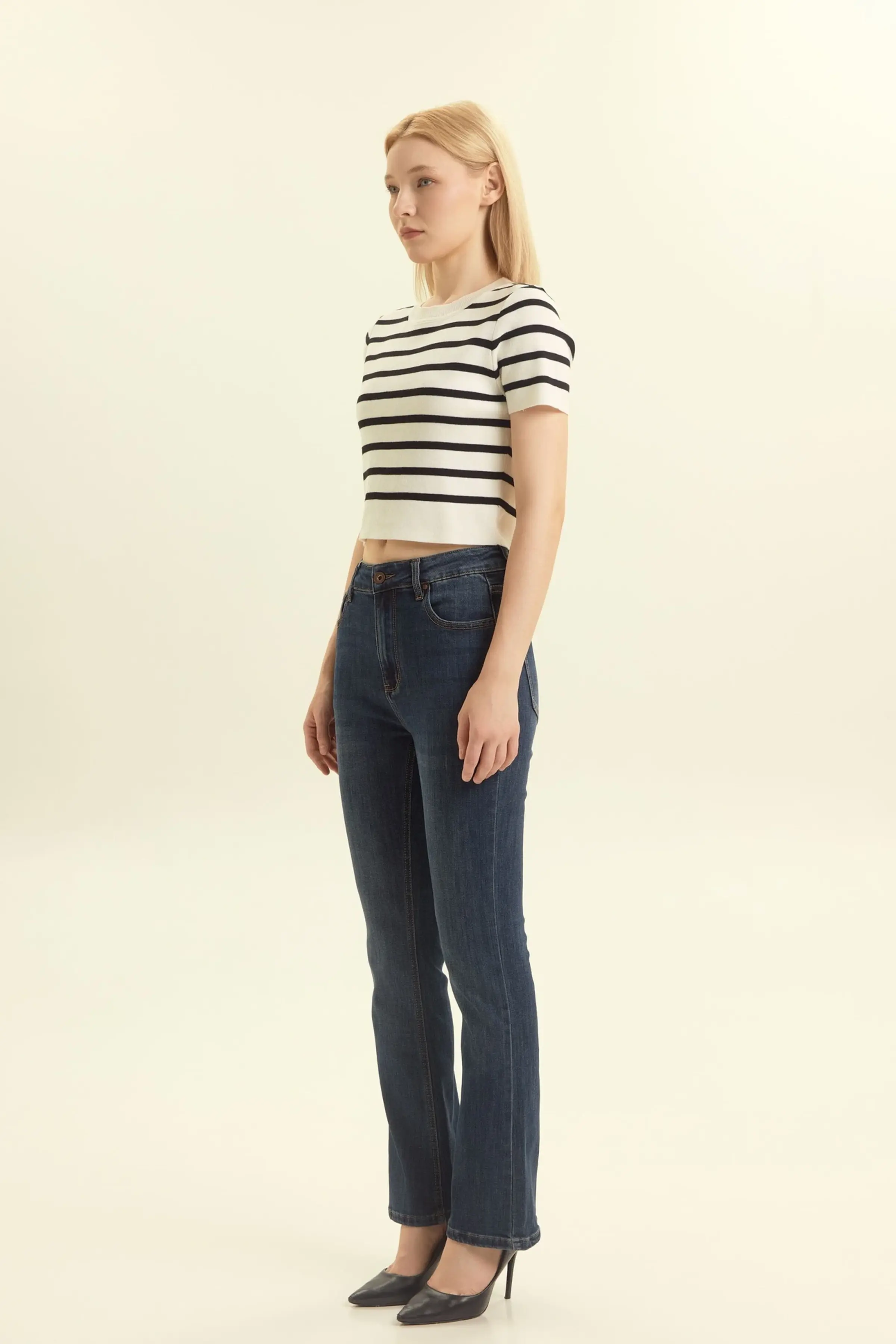 Джемпер бело-черная полоска для женщин 46342-46 60