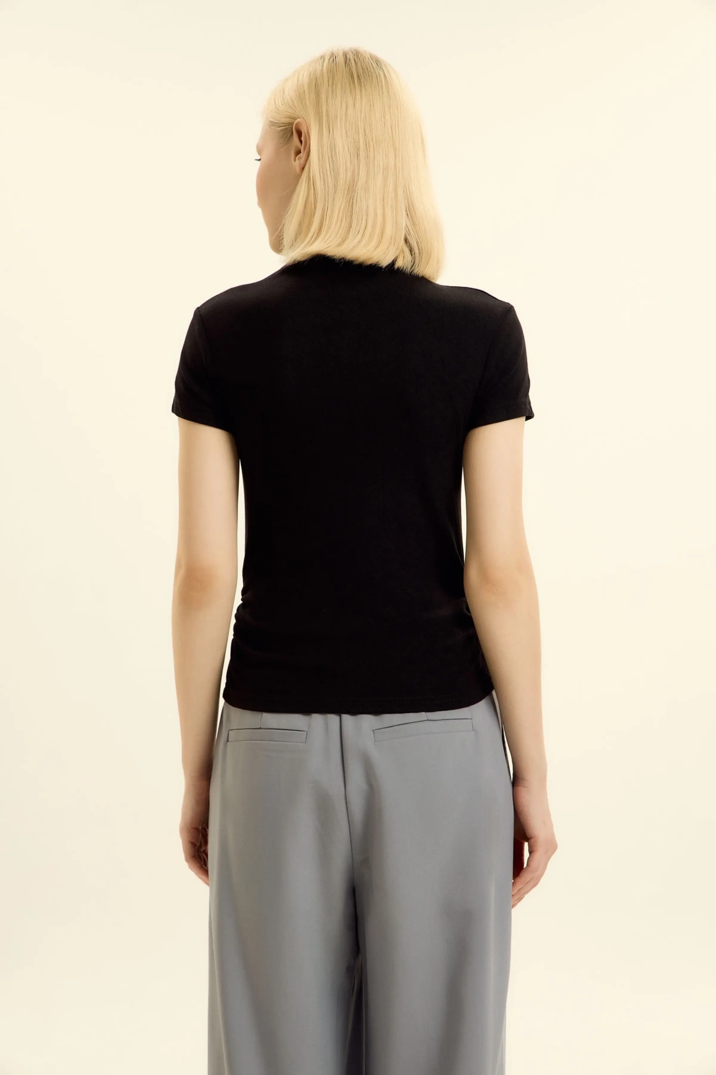 Лонгслив черный для женщин 46212-1 59