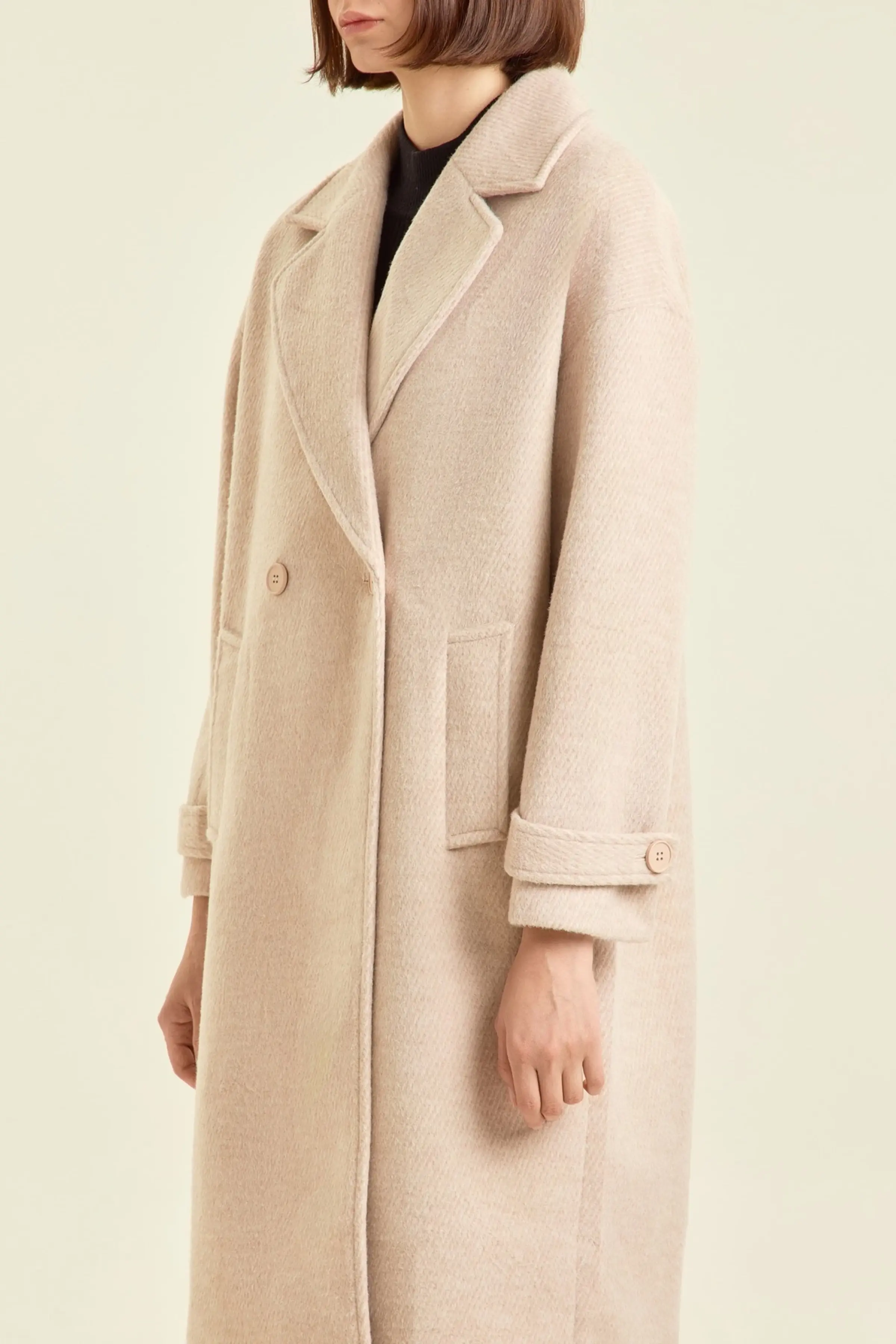 Пальто бежевый для женщин 47111-15 53