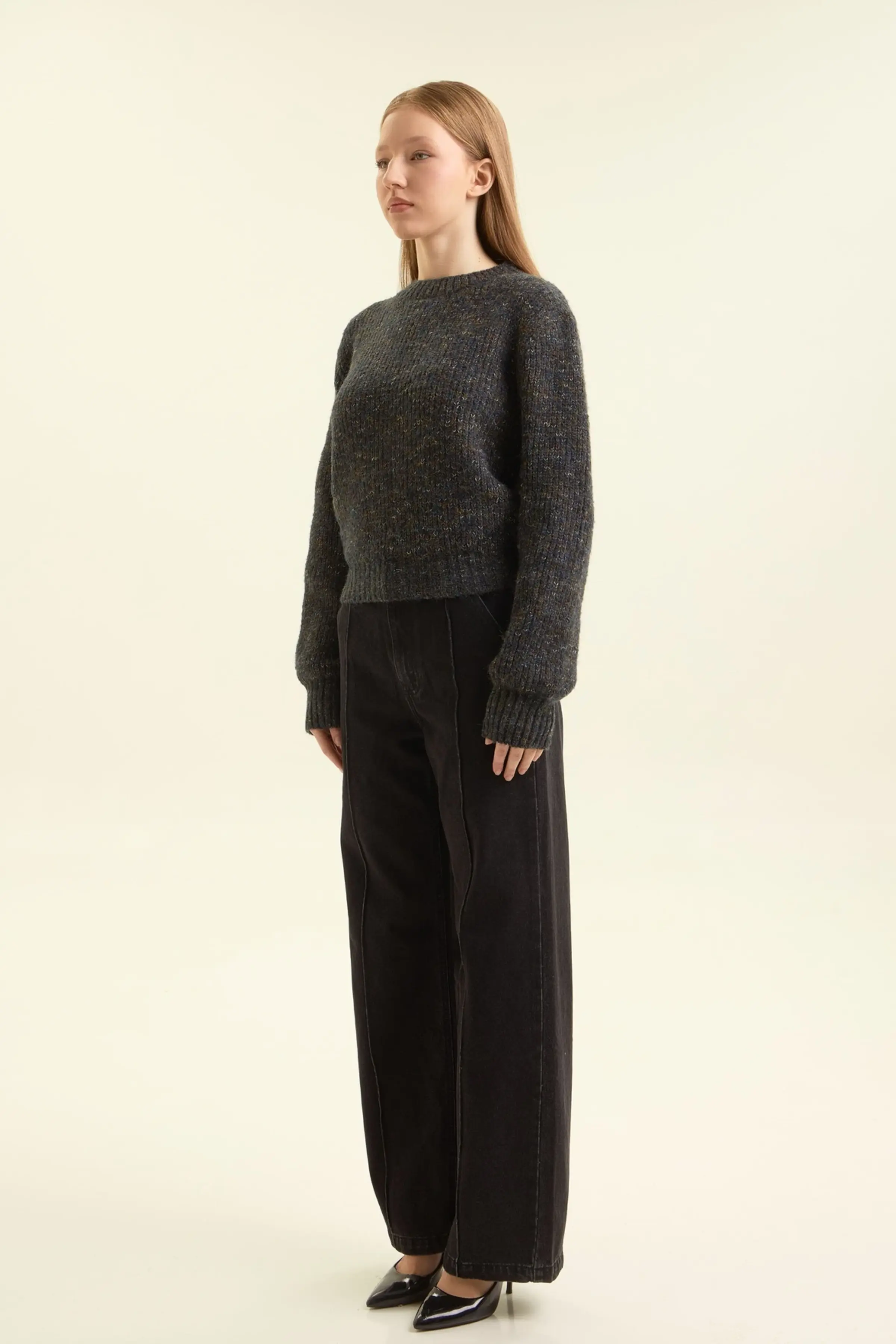 Свитер черный для женщин 47295-1 65