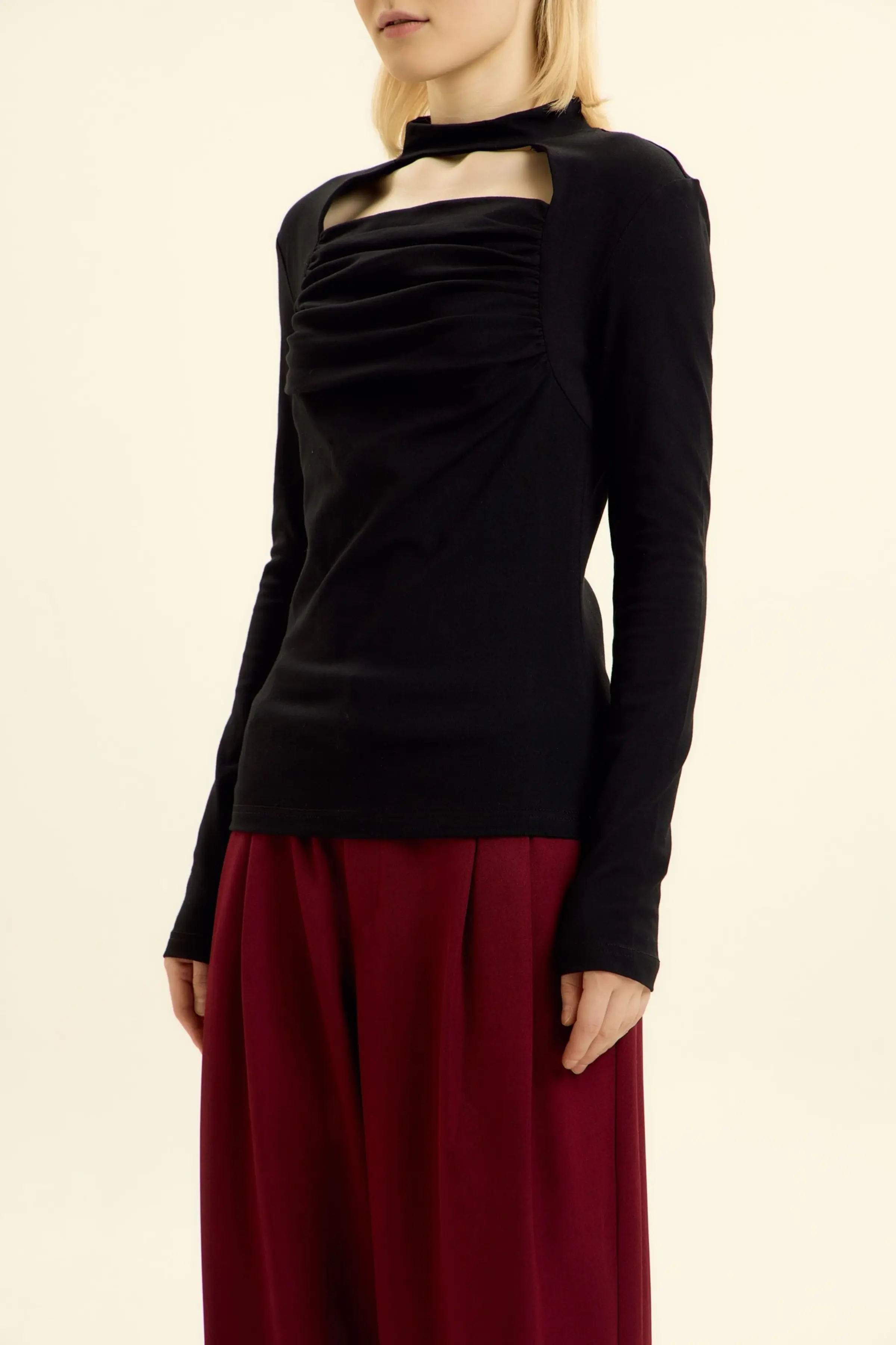 Лонгслив черный для женщин 46229-1 59