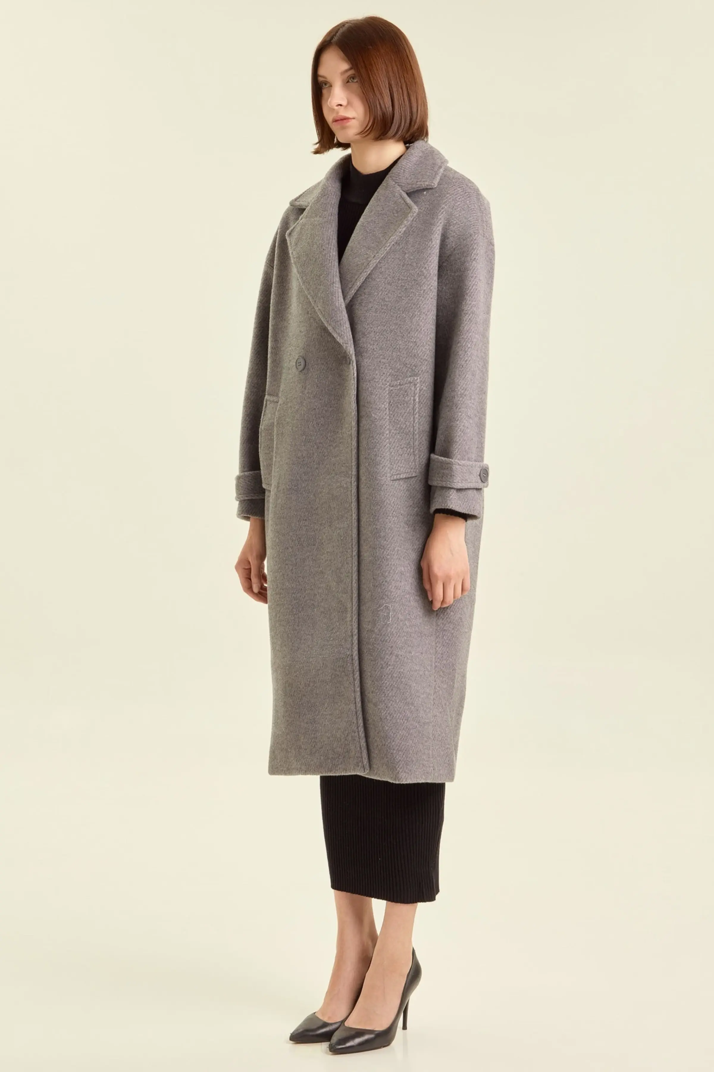 Пальто серый для женщин 47111-61 53