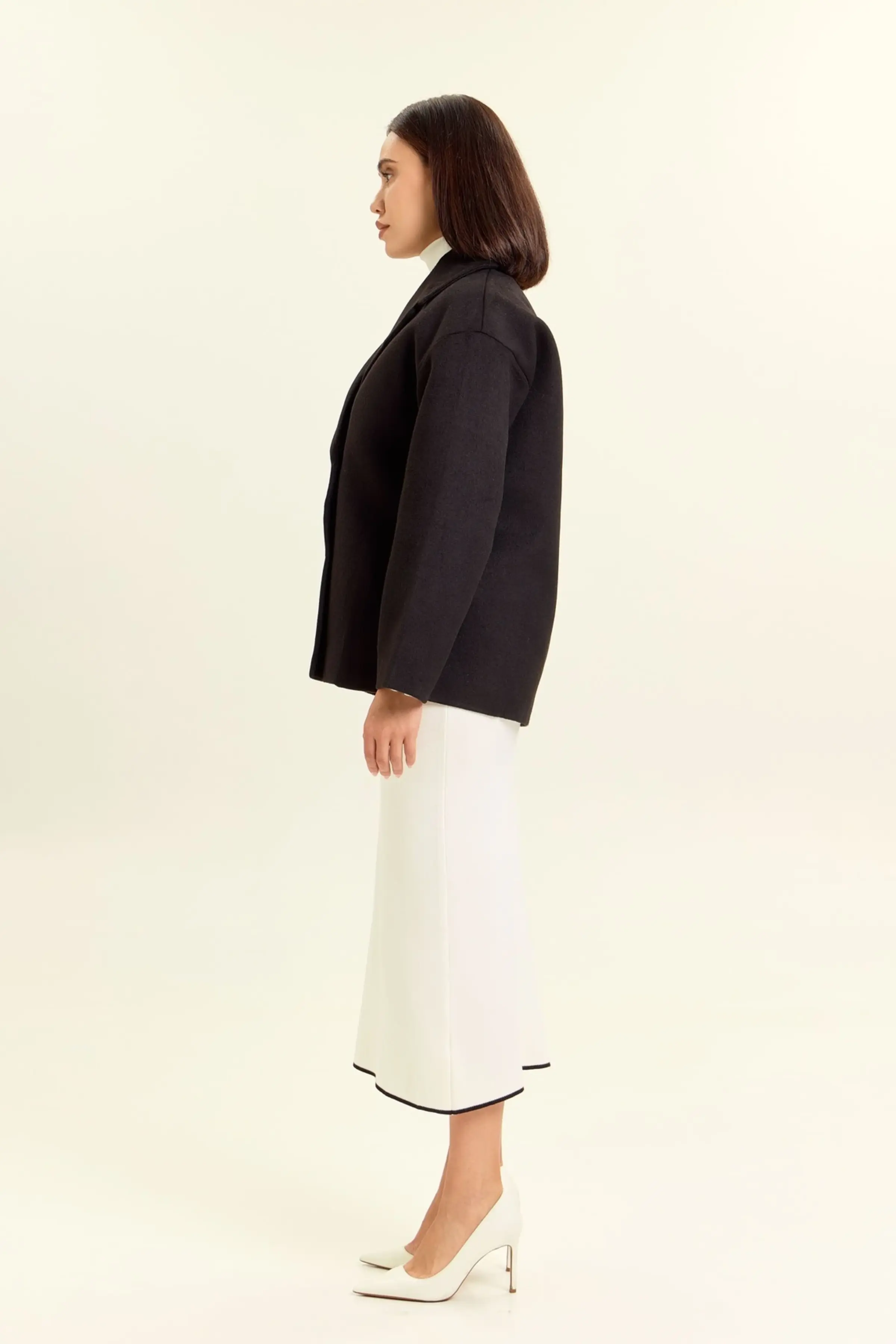 Пальто черный для женщин 47107-1 53