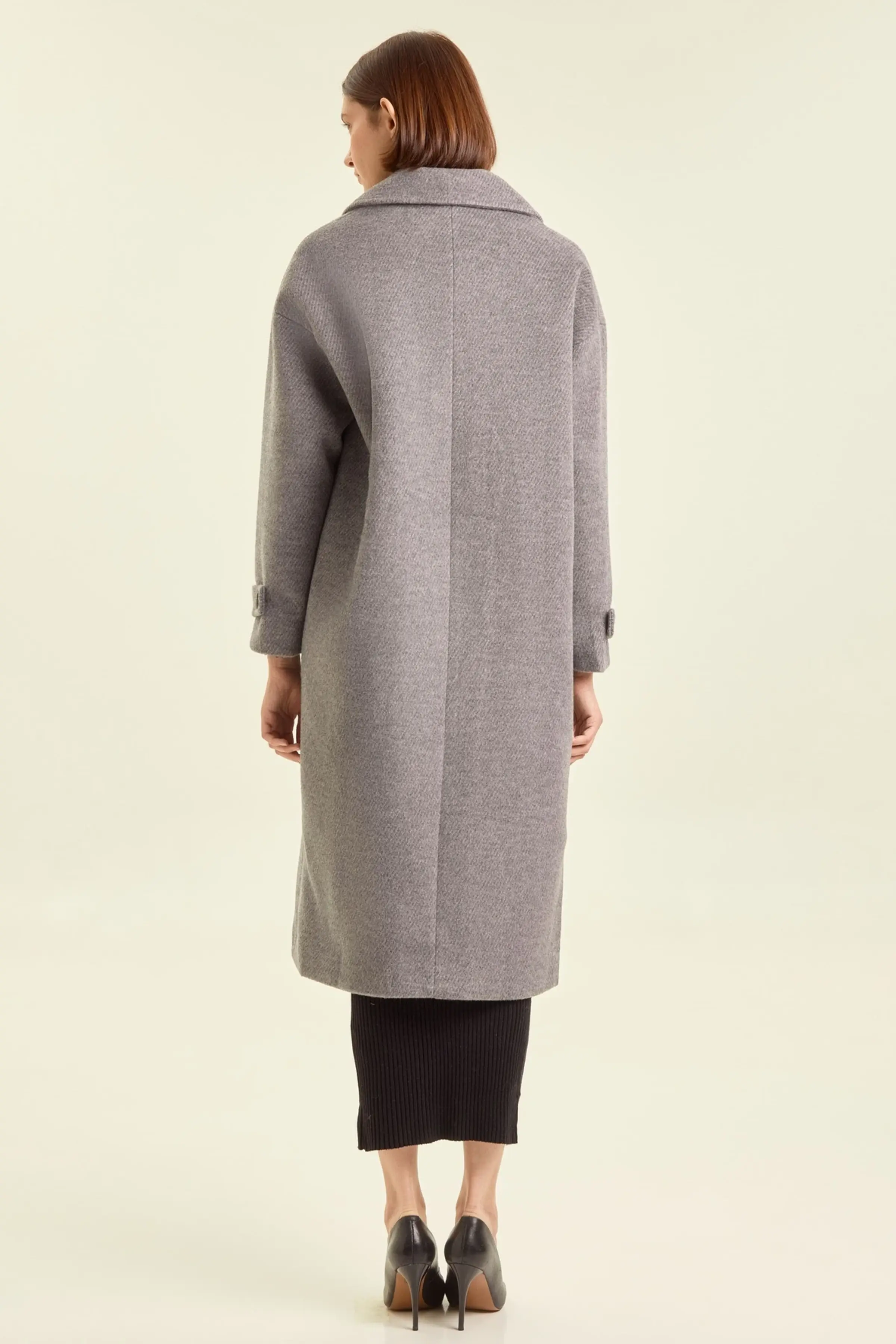 Пальто серый для женщин 47111-61 53