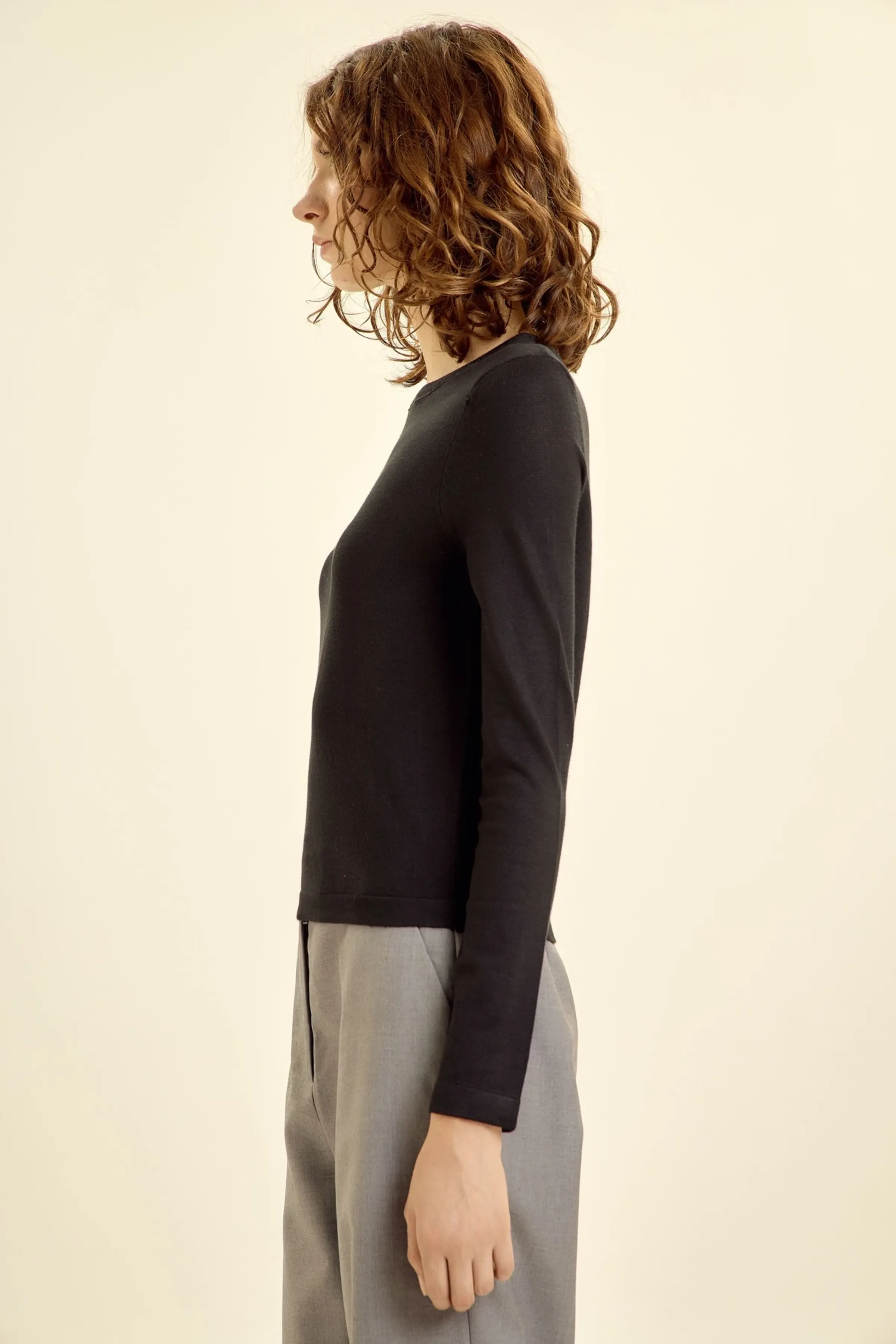 Джемпер черный для женщин 46129-1 60