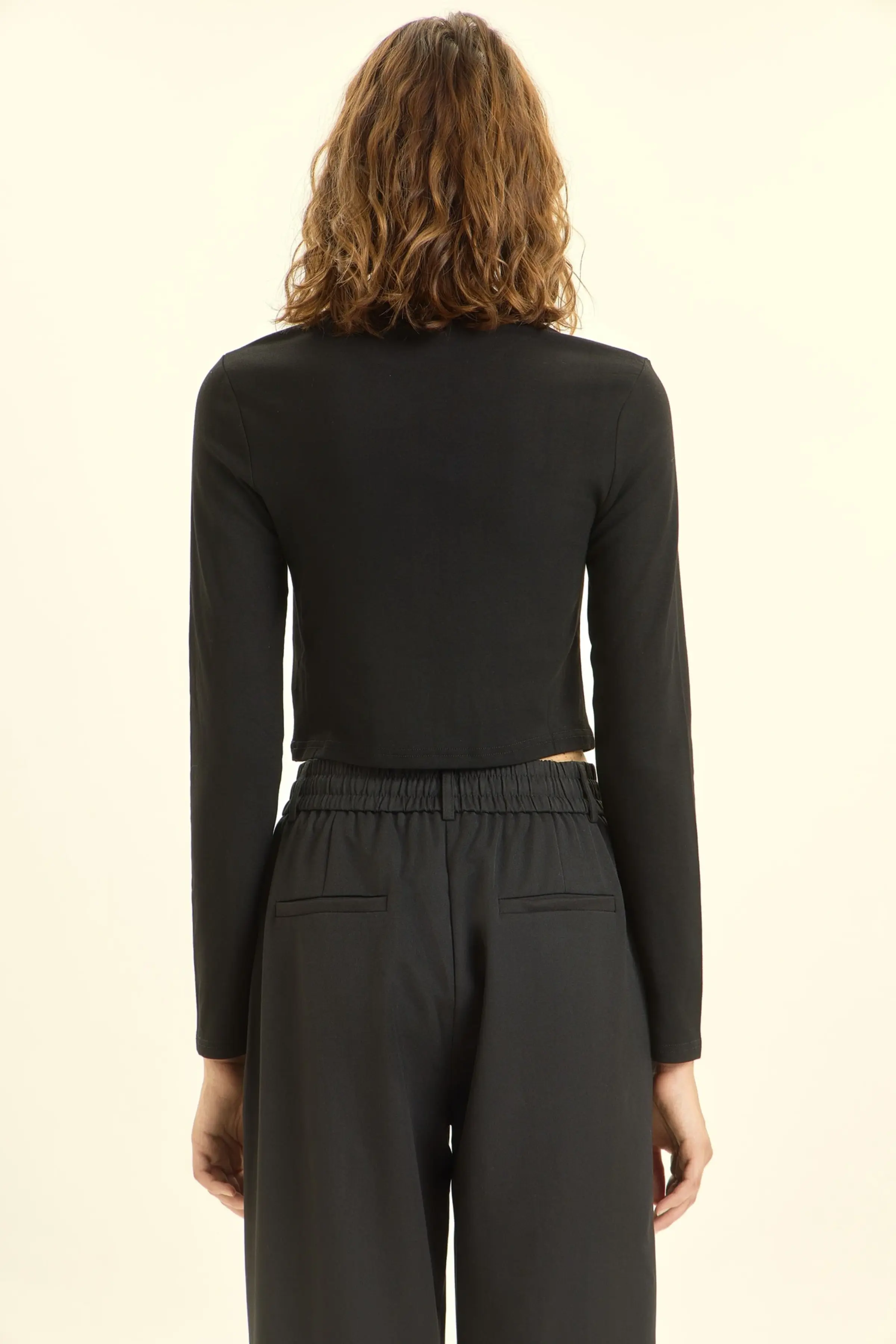 Лонгслив черный для женщин 46158-1 59