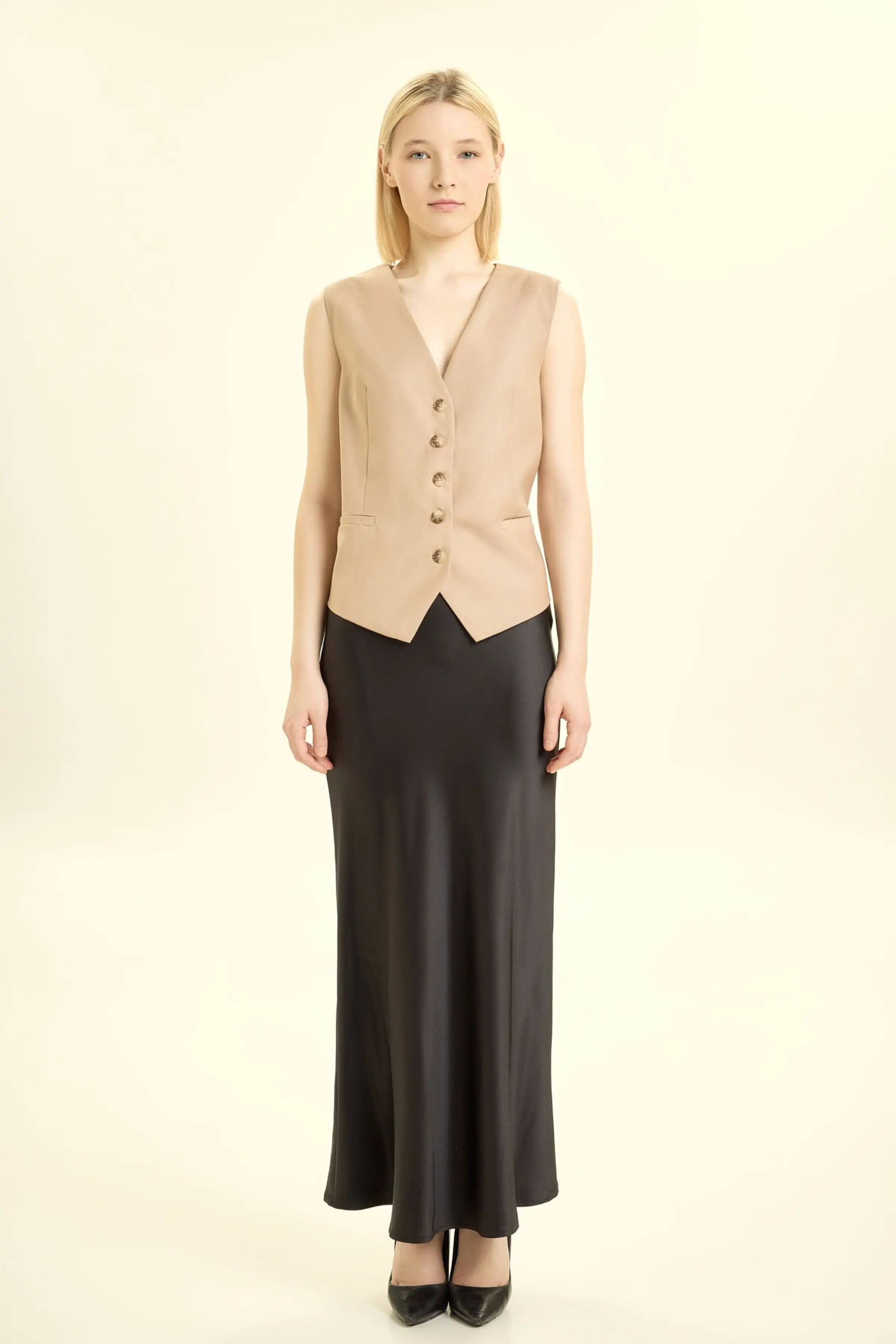 Жилетка бежевый для женщин 46135-15 68