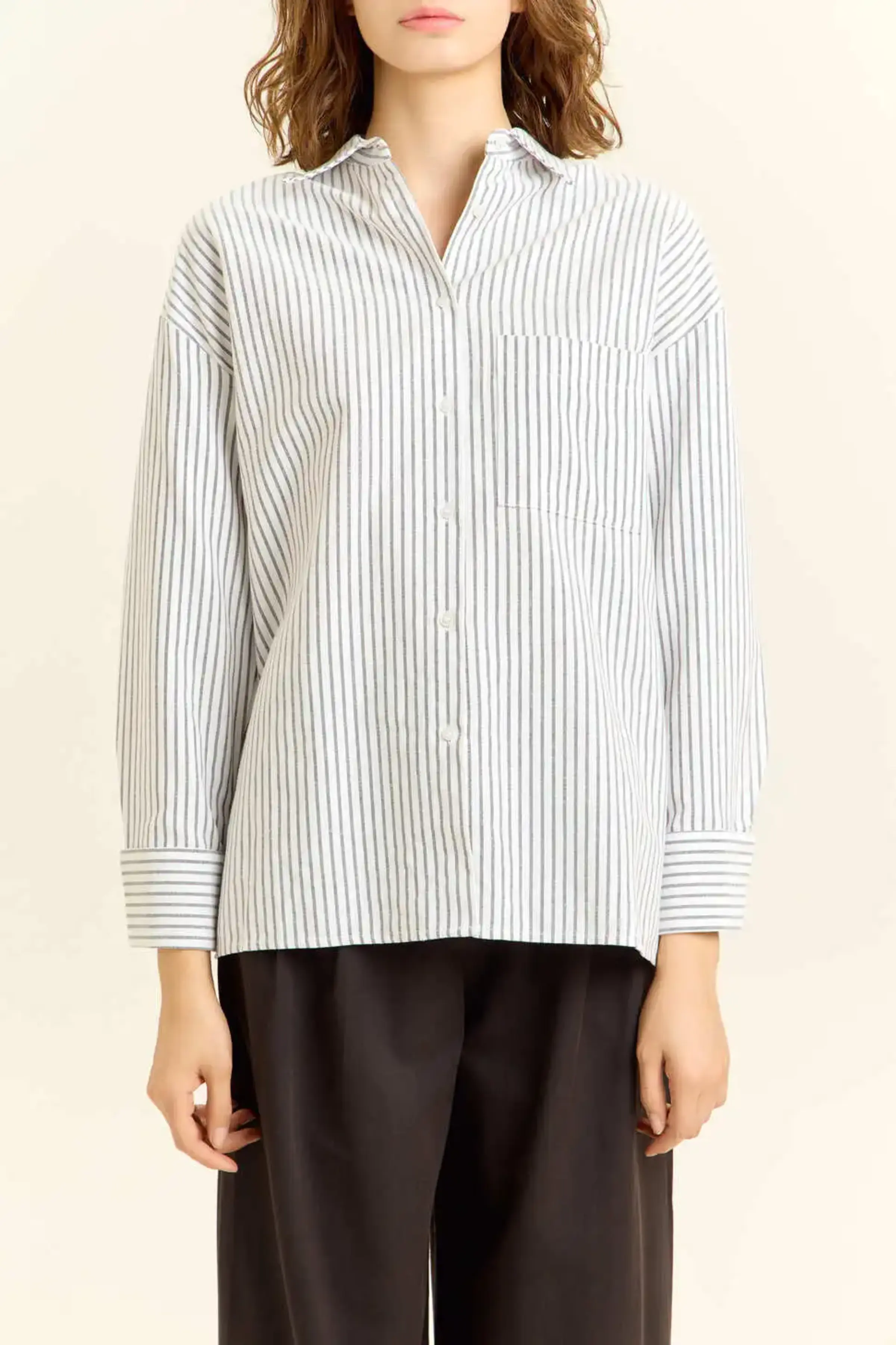 Рубашка бело-черная полоска для женщин 45243-46 66