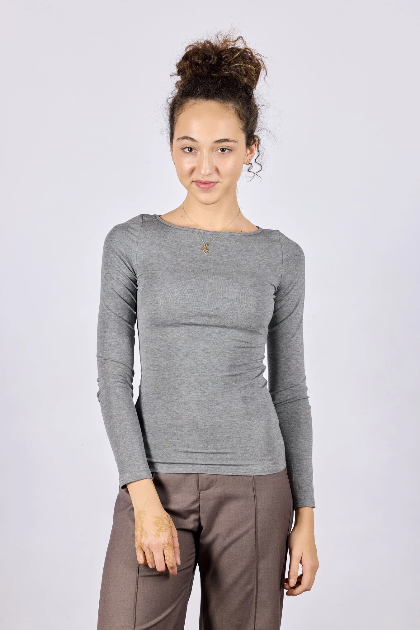 Лонгслив серый для женщин 44260-61 59