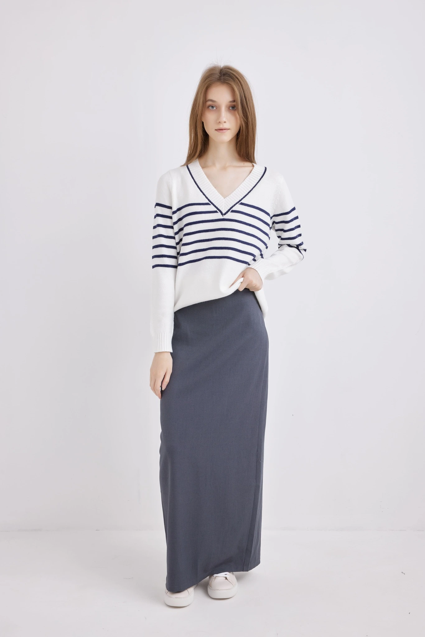 Джемпер бело-синяя полоска для женщин 42170-48 60