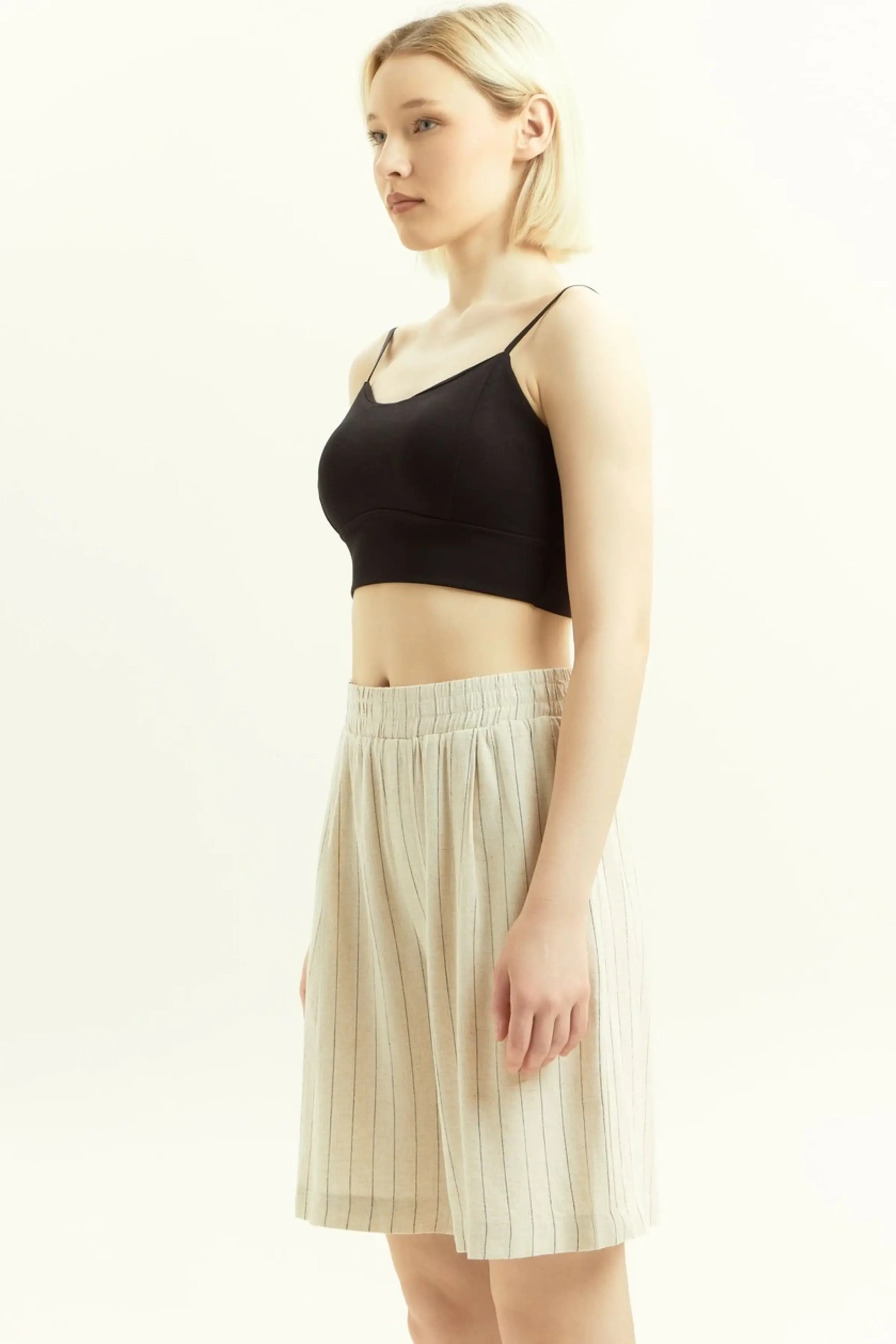 Топ черный для женщин 45369-1 46