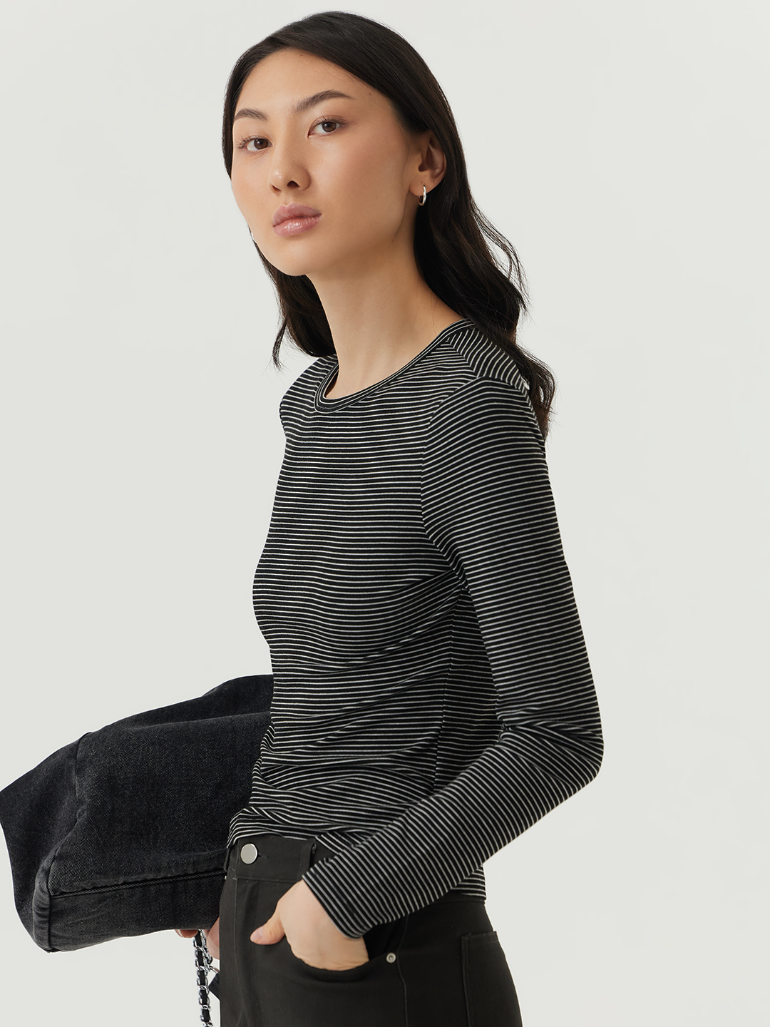 Лонгслив черно-белая полоска для женщин 48191-75 59